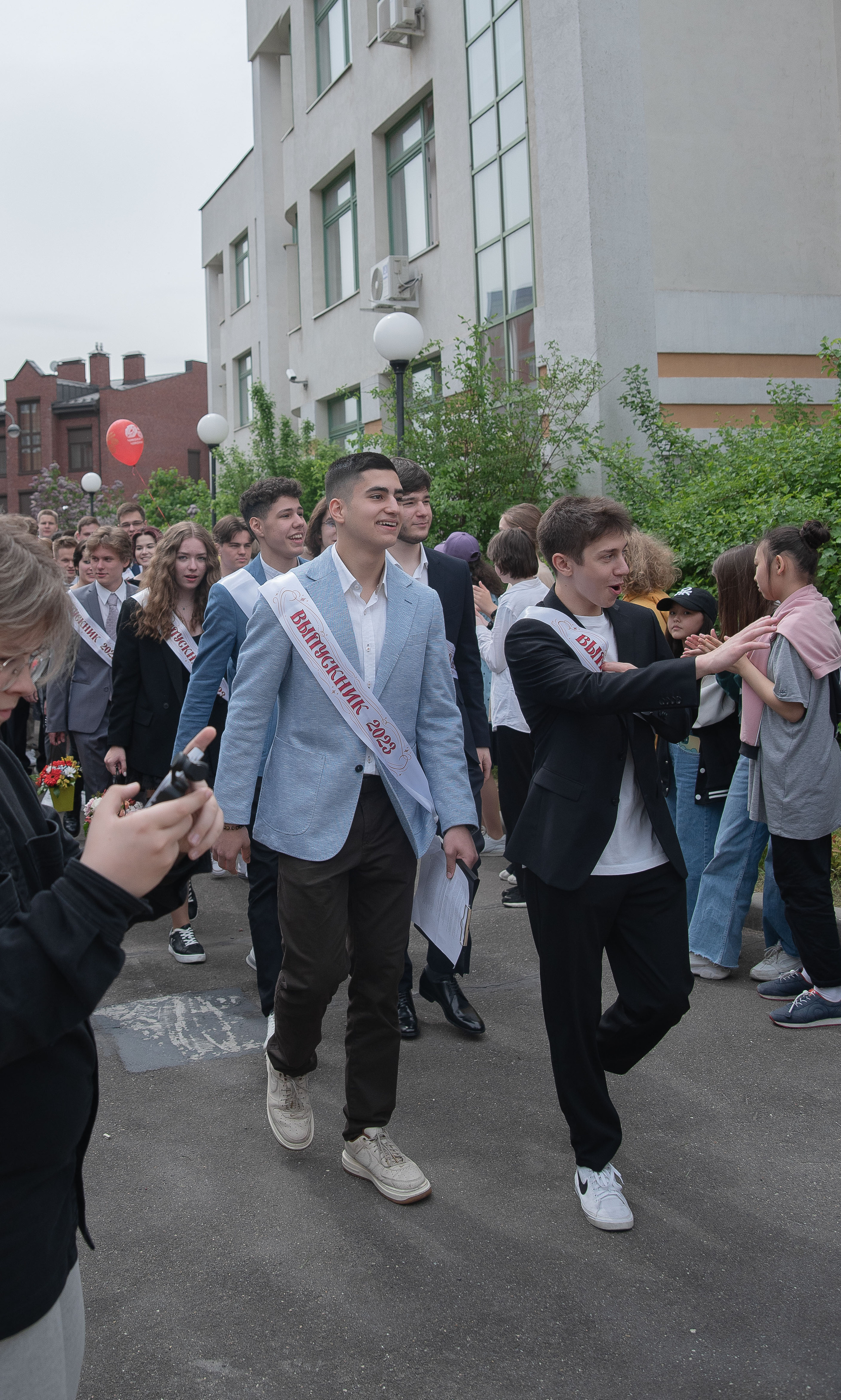 Последний звонок. Стильный портретный и семейный фотограф в Москве Ника Артуньянц