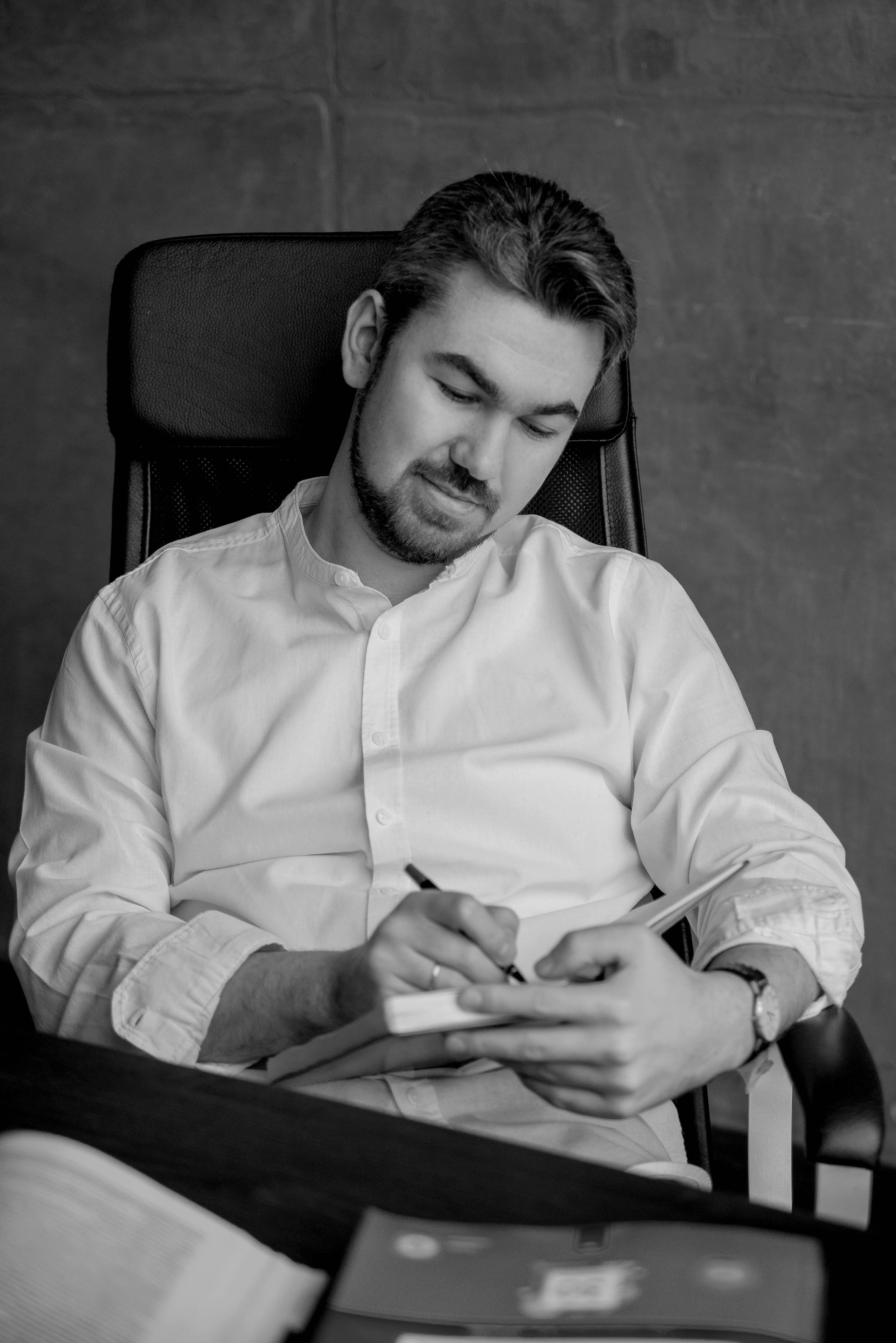 Лев (преподаватель истории). Стильный портретный и семейный фотограф в Москве Ника Артуньянц