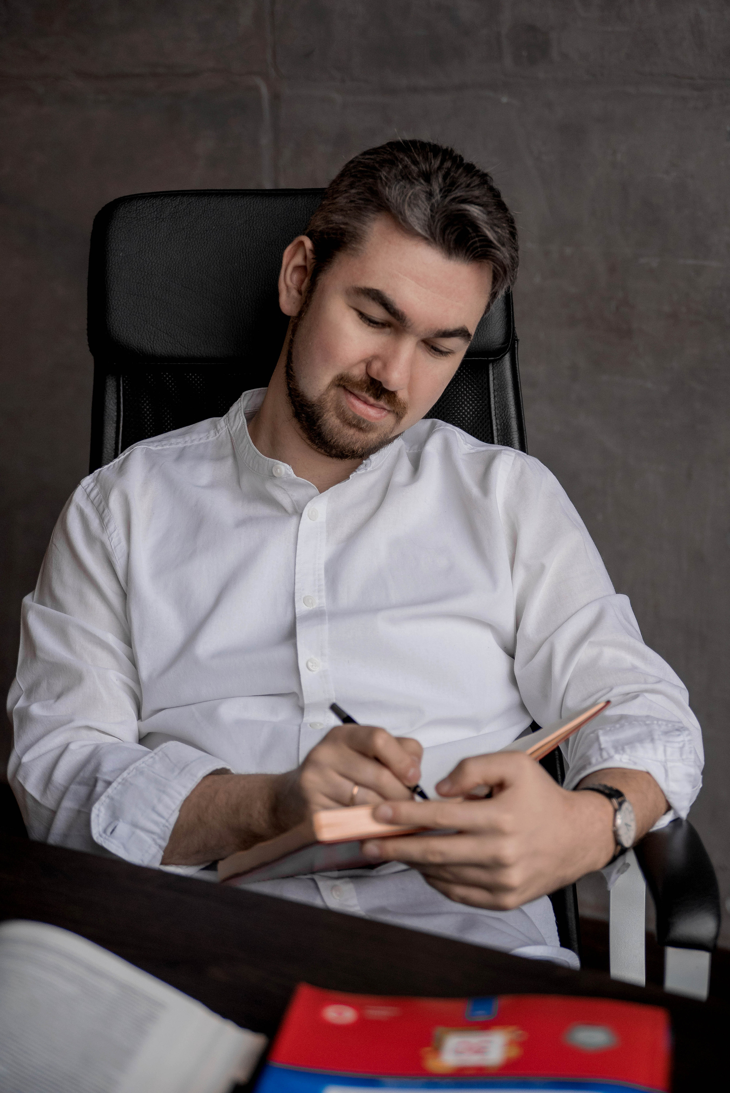 Лев (преподаватель истории). Стильный портретный и семейный фотограф в Москве Ника Артуньянц