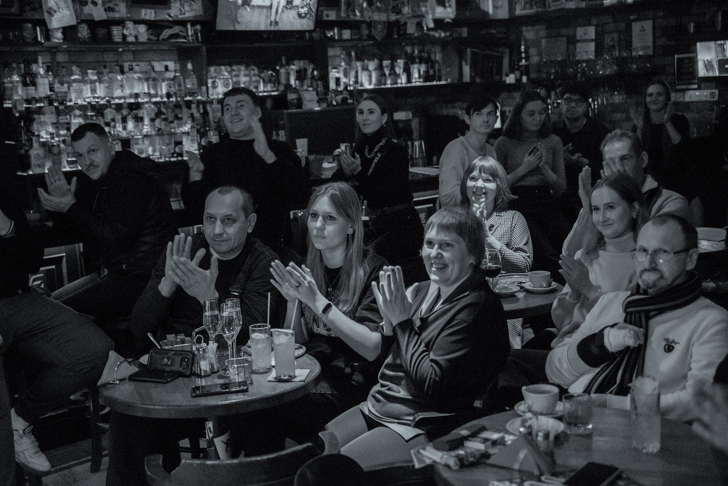 Литгост чтение стихов. Стильный портретный и семейный фотограф в Москве Ника Артуньянц