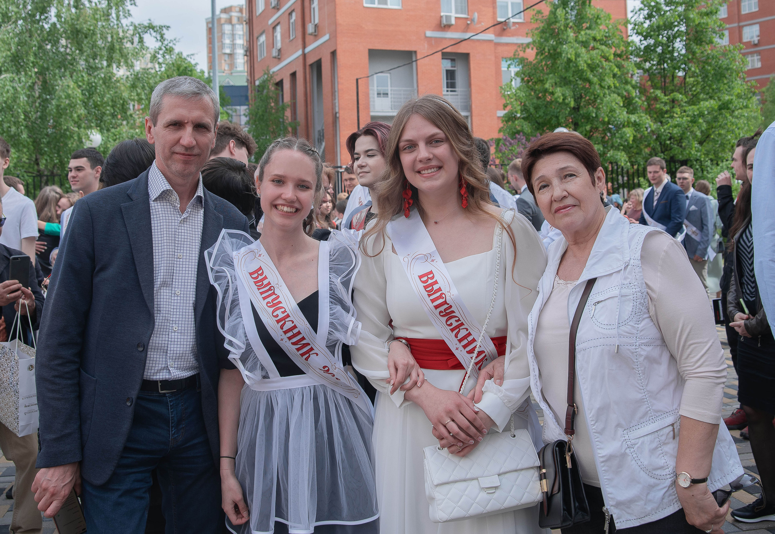 Последний звонок. Стильный портретный и семейный фотограф в Москве Ника Артуньянц