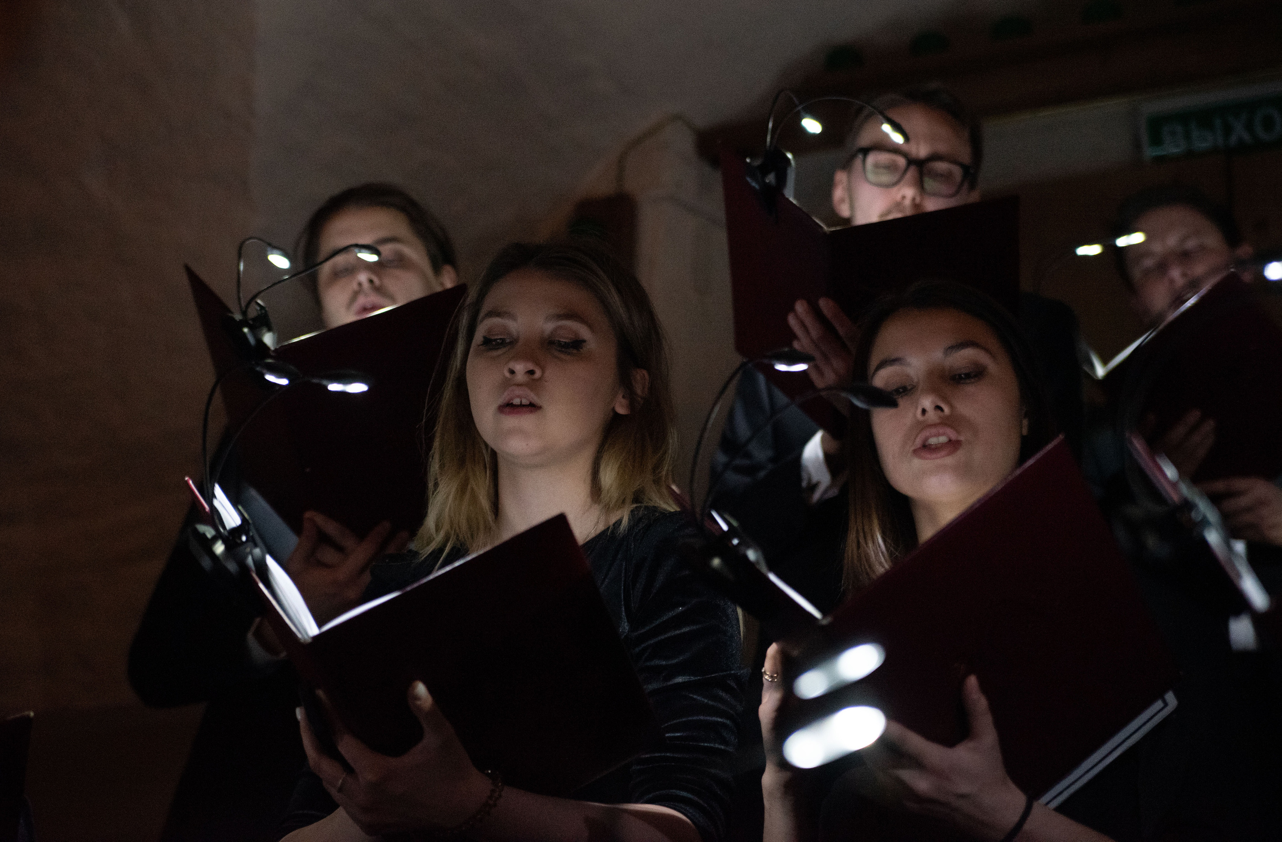 Музей «Огни Москвы» (съемка в темноте). Стильный портретный и семейный фотограф в Москве Ника Артуньянц