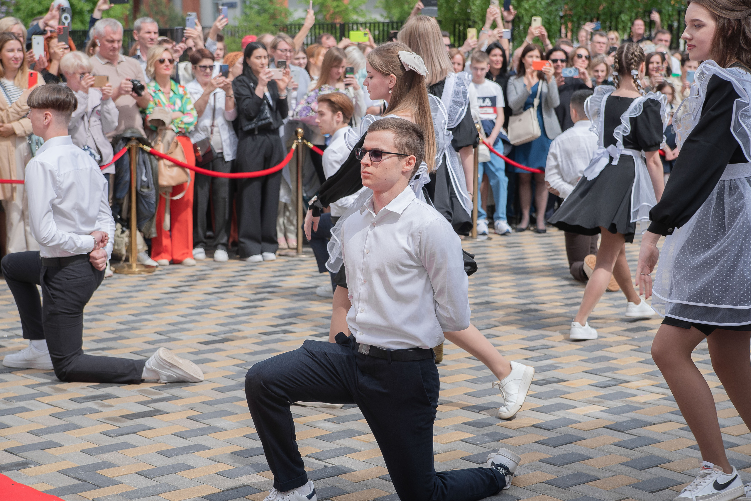 Последний звонок. Стильный портретный и семейный фотограф в Москве Ника Артуньянц