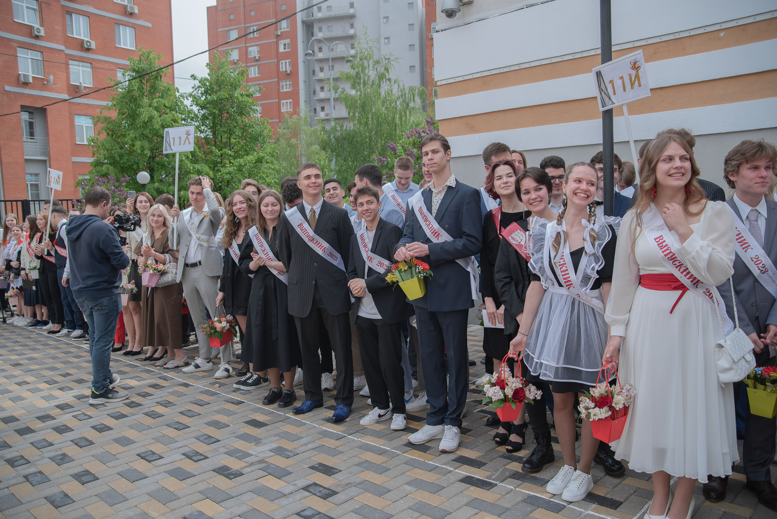 Последний звонок. Стильный портретный и семейный фотограф в Москве Ника Артуньянц