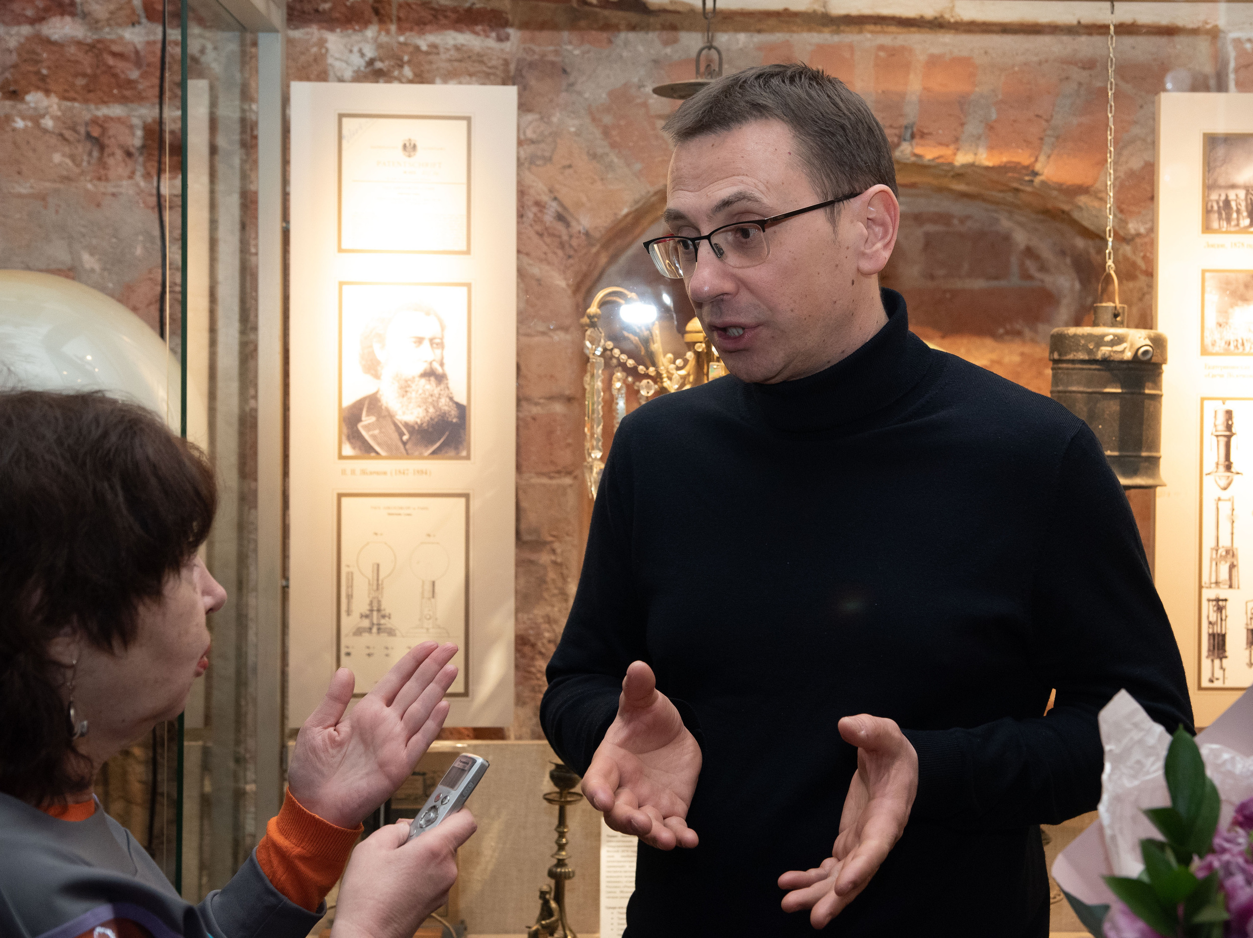 Музей «Огни Москвы» (съемка в темноте). Стильный портретный и семейный фотограф в Москве Ника Артуньянц