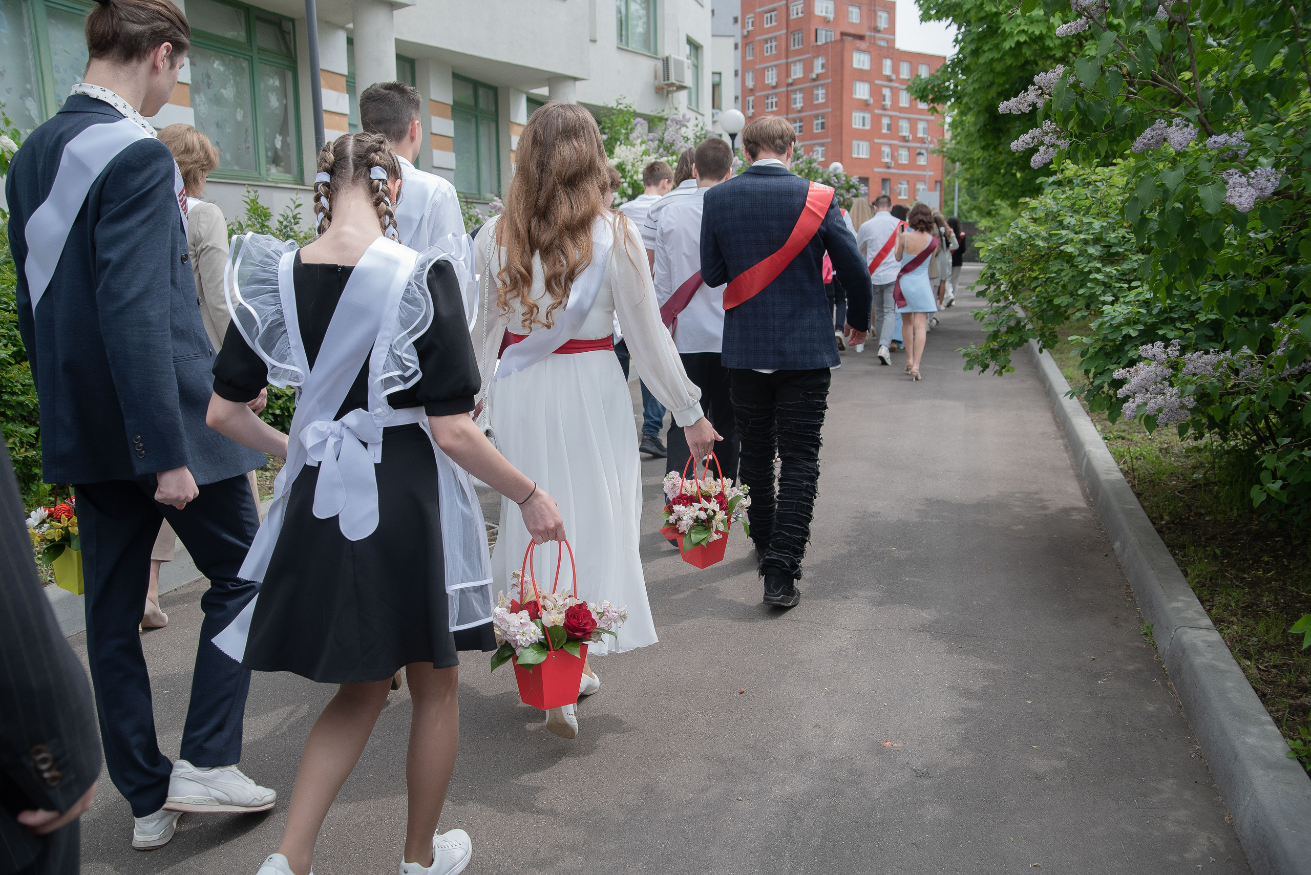 Последний звонок. Стильный портретный и семейный фотограф в Москве Ника Артуньянц