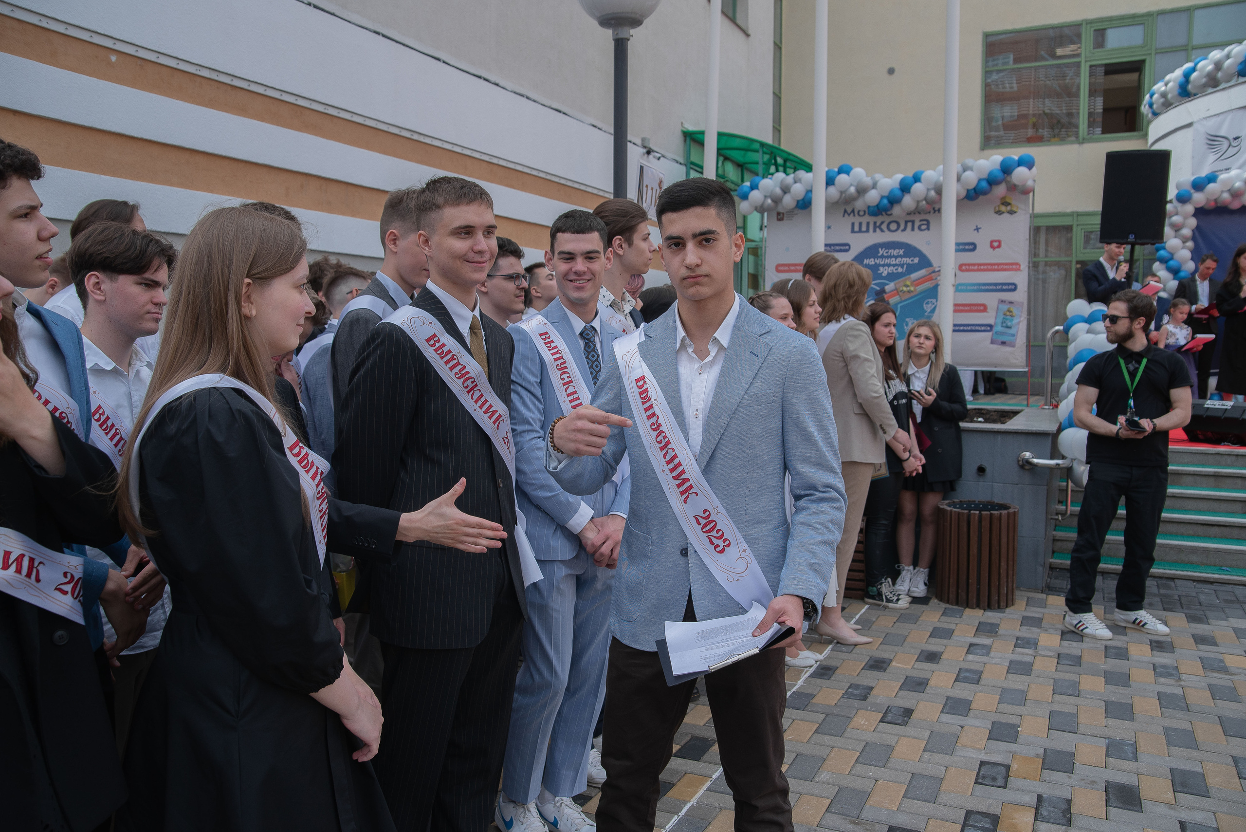 Последний звонок. Стильный портретный и семейный фотограф в Москве Ника Артуньянц