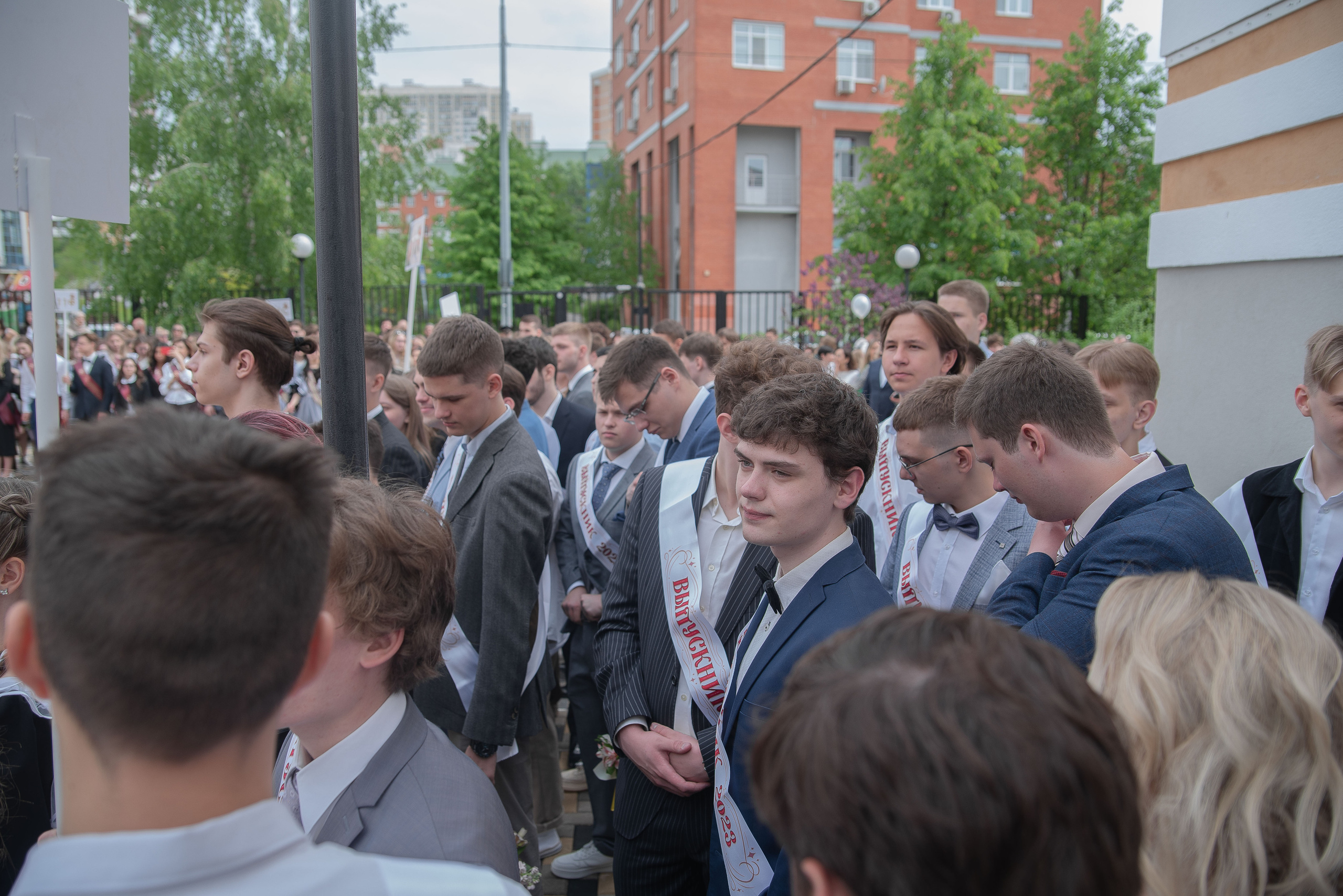 Последний звонок. Стильный портретный и семейный фотограф в Москве Ника Артуньянц