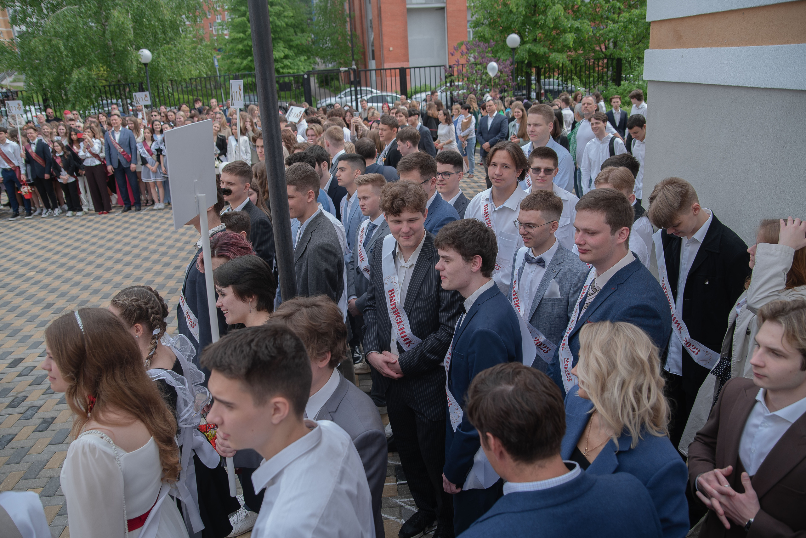 Последний звонок. Стильный портретный и семейный фотограф в Москве Ника Артуньянц