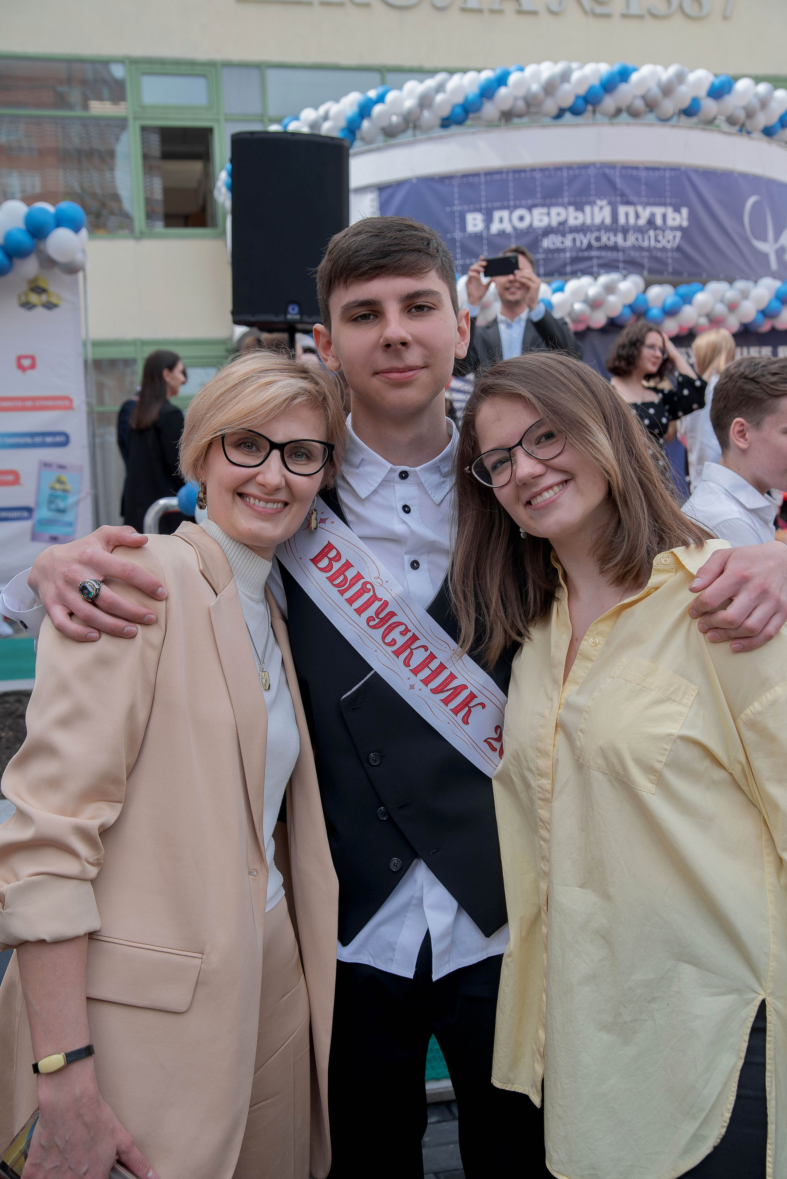 Последний звонок. Стильный портретный и семейный фотограф в Москве Ника Артуньянц