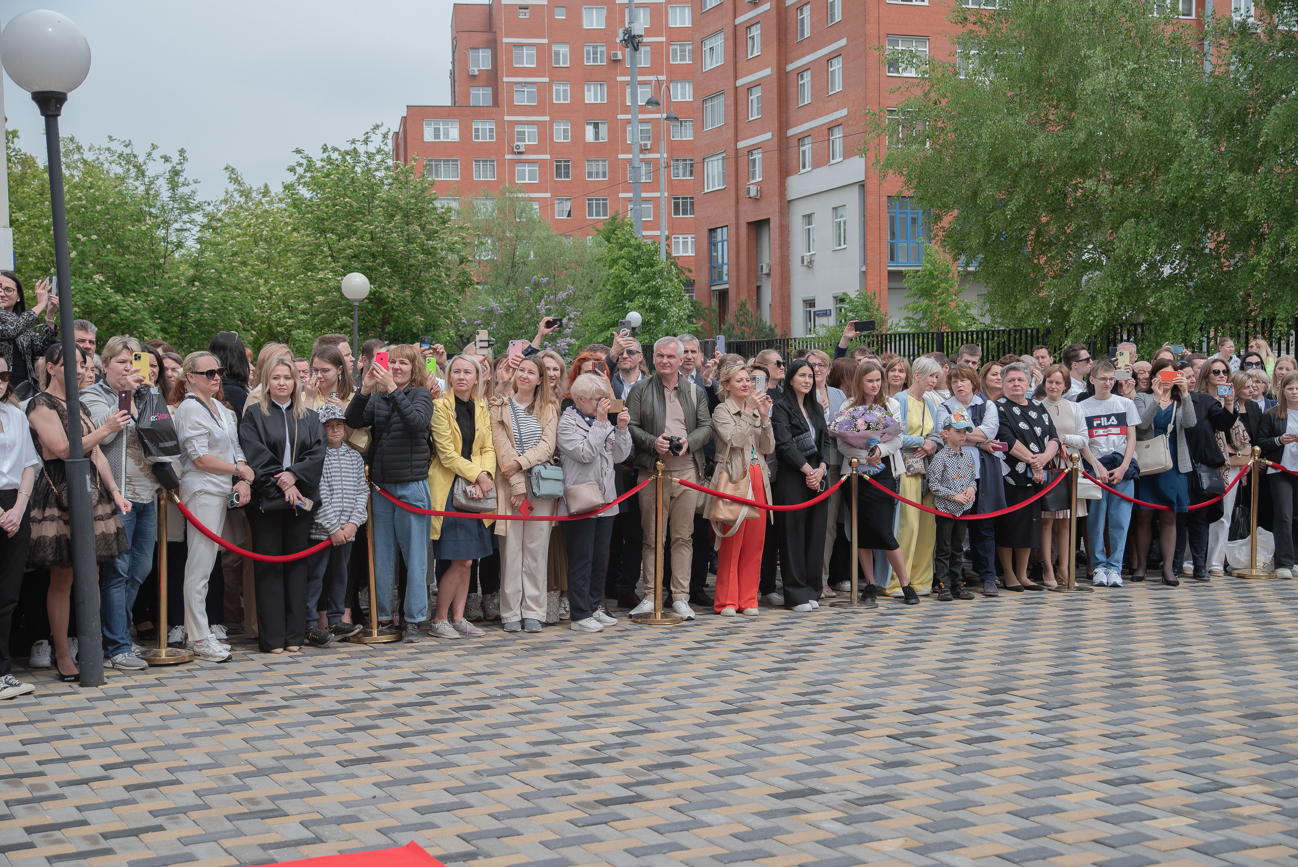 Последний звонок. Стильный портретный и семейный фотограф в Москве Ника Артуньянц