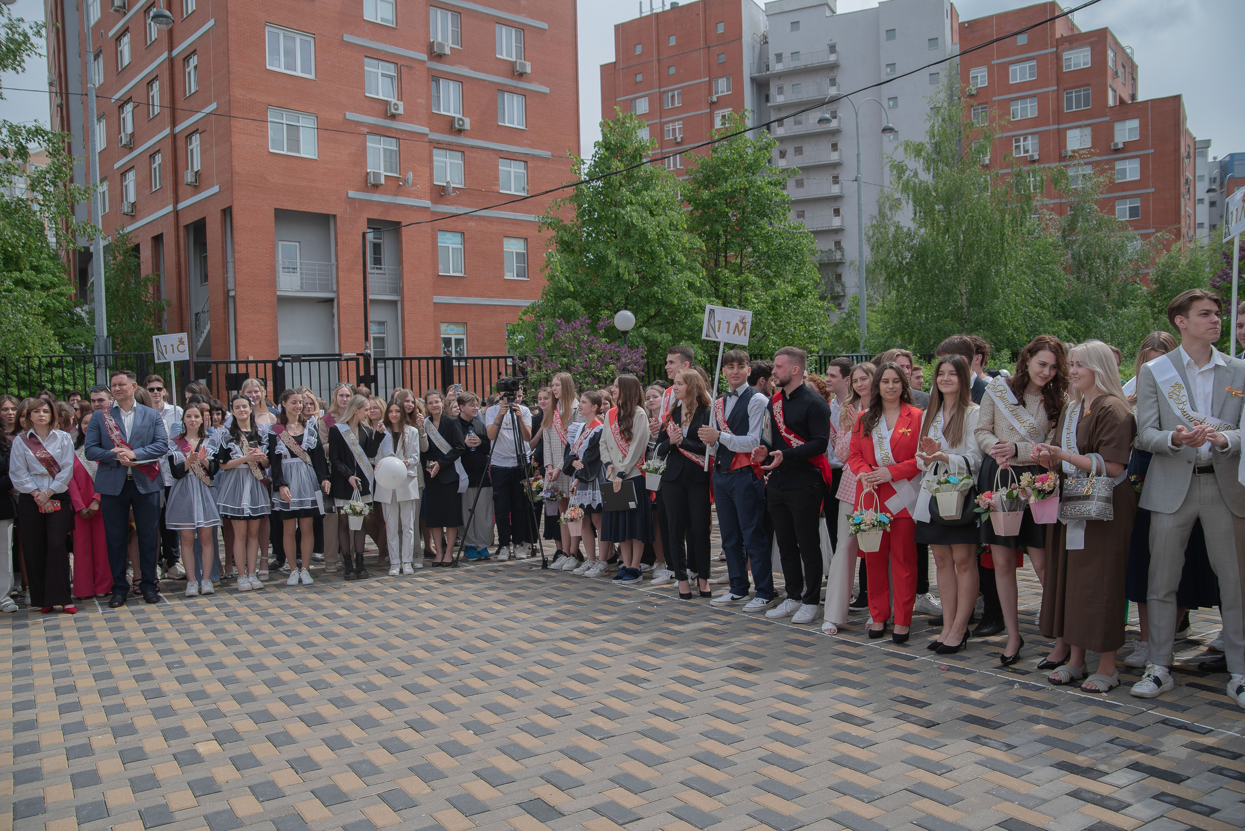 Последний звонок. Стильный портретный и семейный фотограф в Москве Ника Артуньянц
