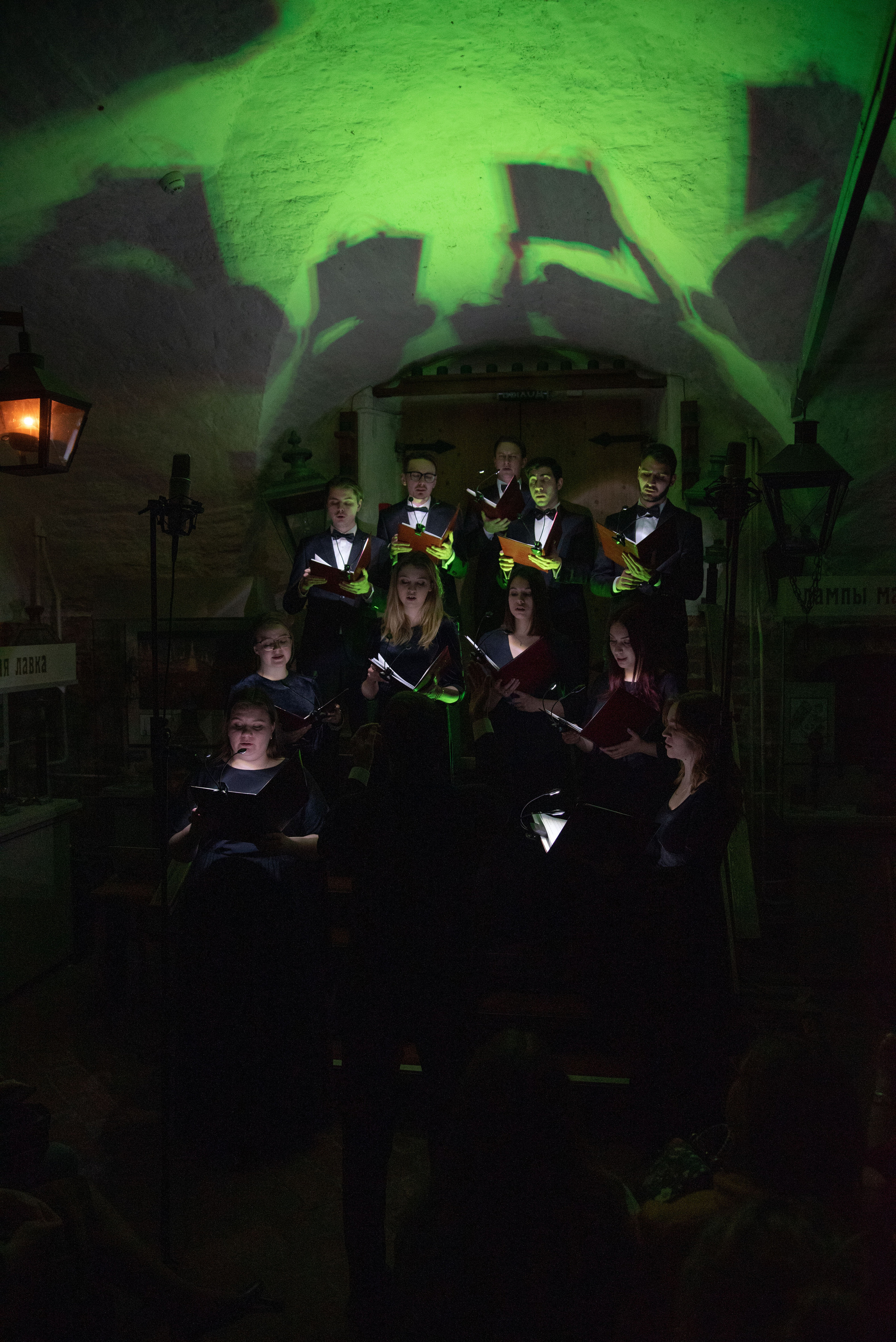 Музей «Огни Москвы» (съемка в темноте). Стильный портретный и семейный фотограф в Москве Ника Артуньянц