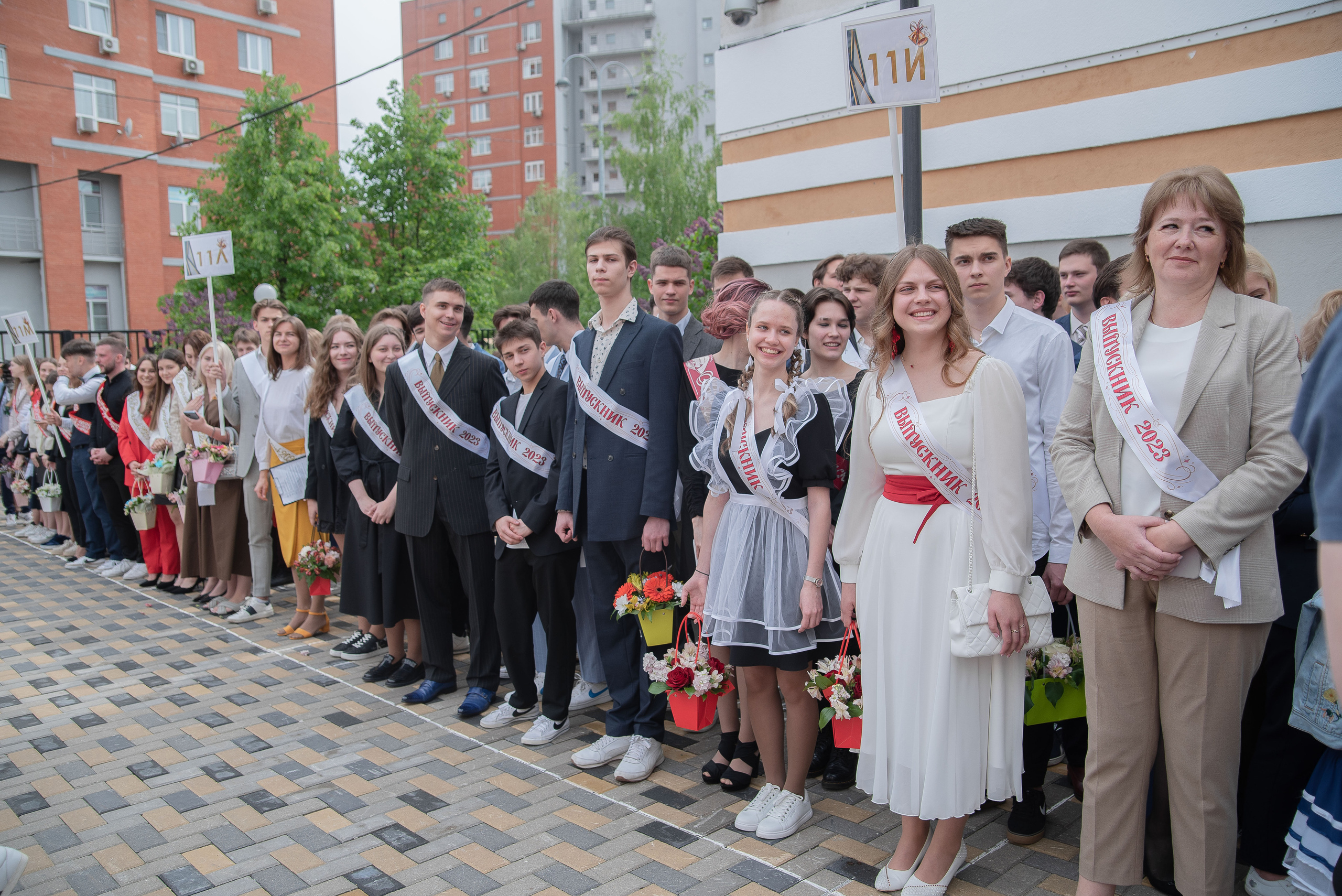 Последний звонок. Стильный портретный и семейный фотограф в Москве Ника Артуньянц