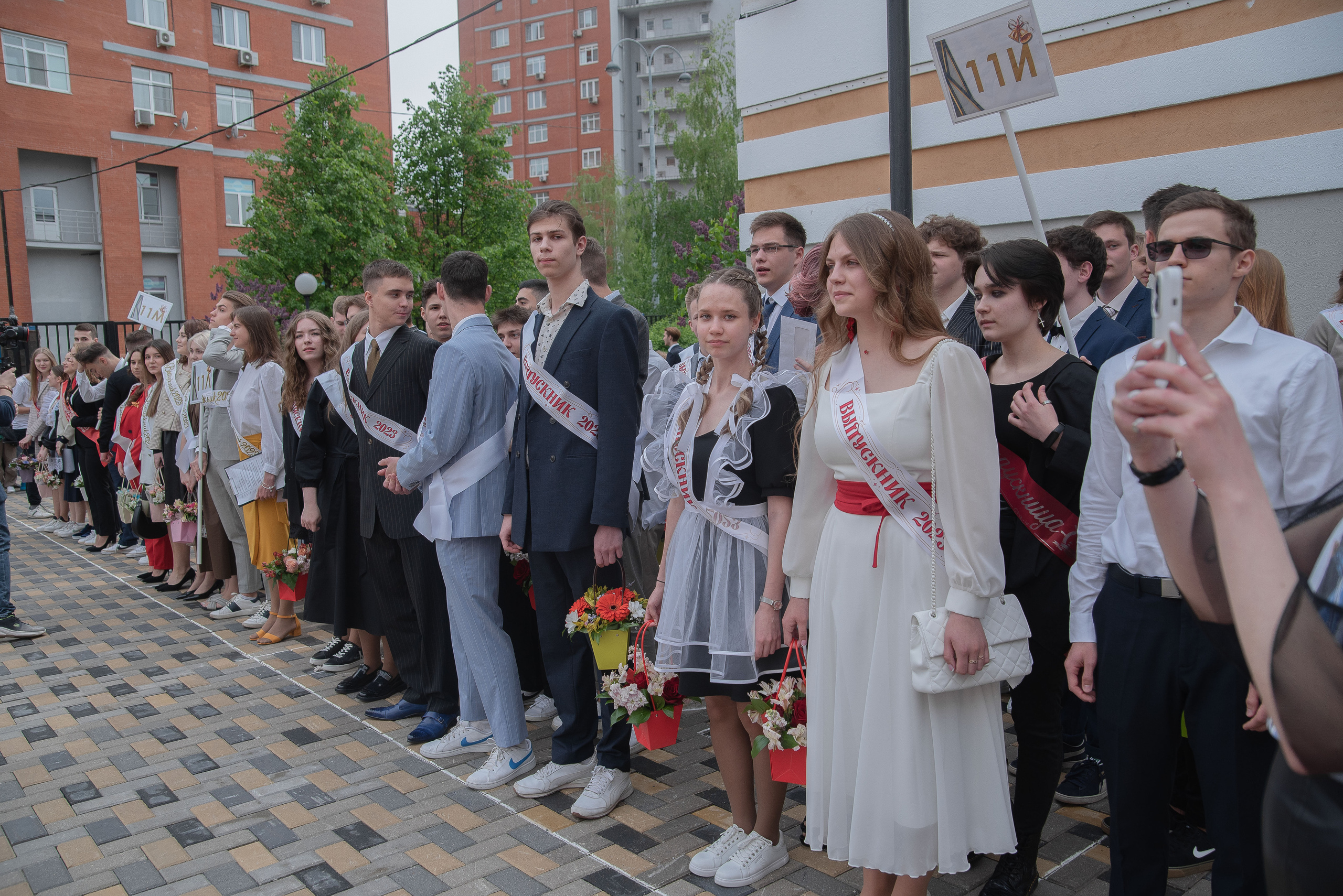 Последний звонок. Стильный портретный и семейный фотограф в Москве Ника Артуньянц