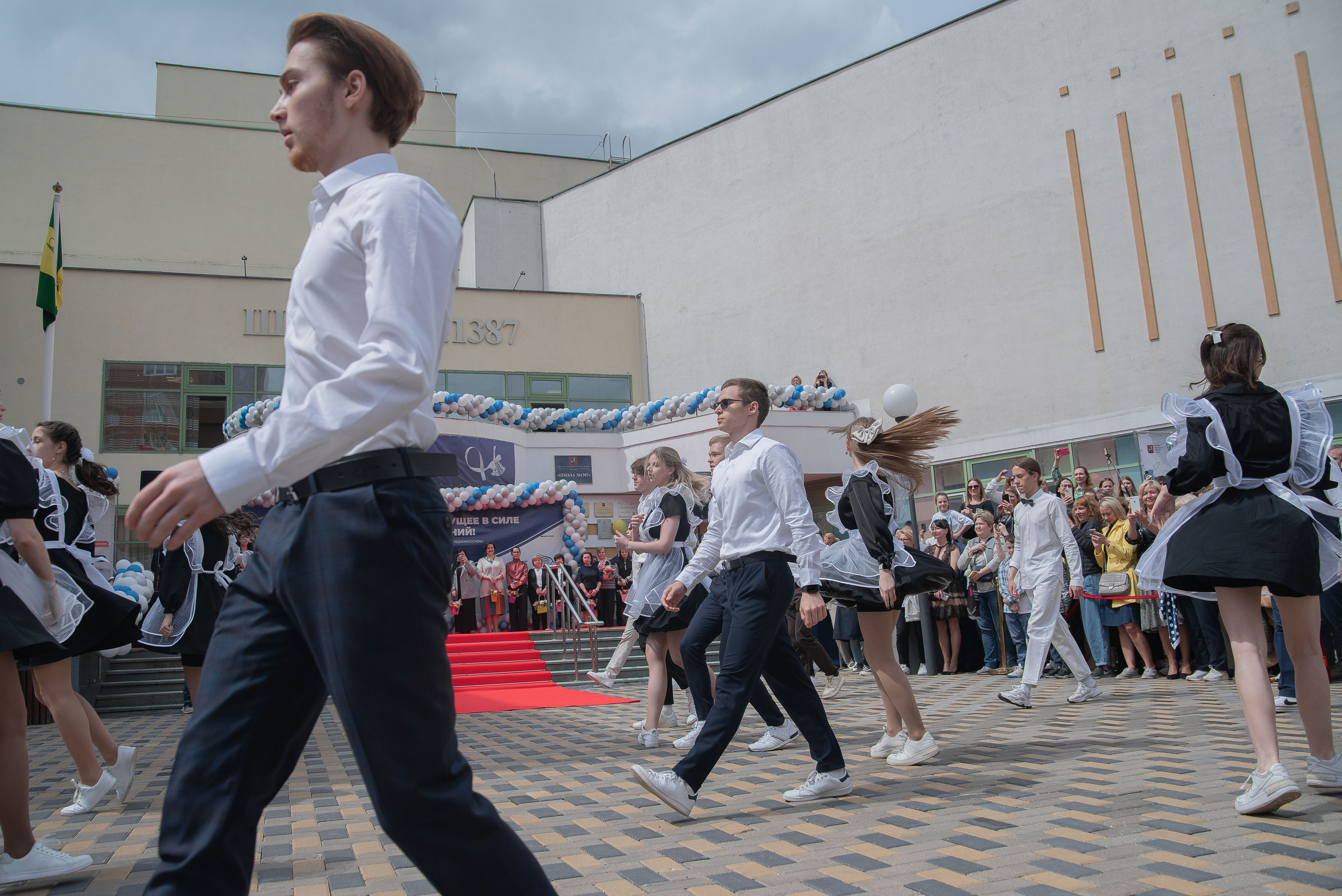 Последний звонок. Стильный портретный и семейный фотограф в Москве Ника Артуньянц