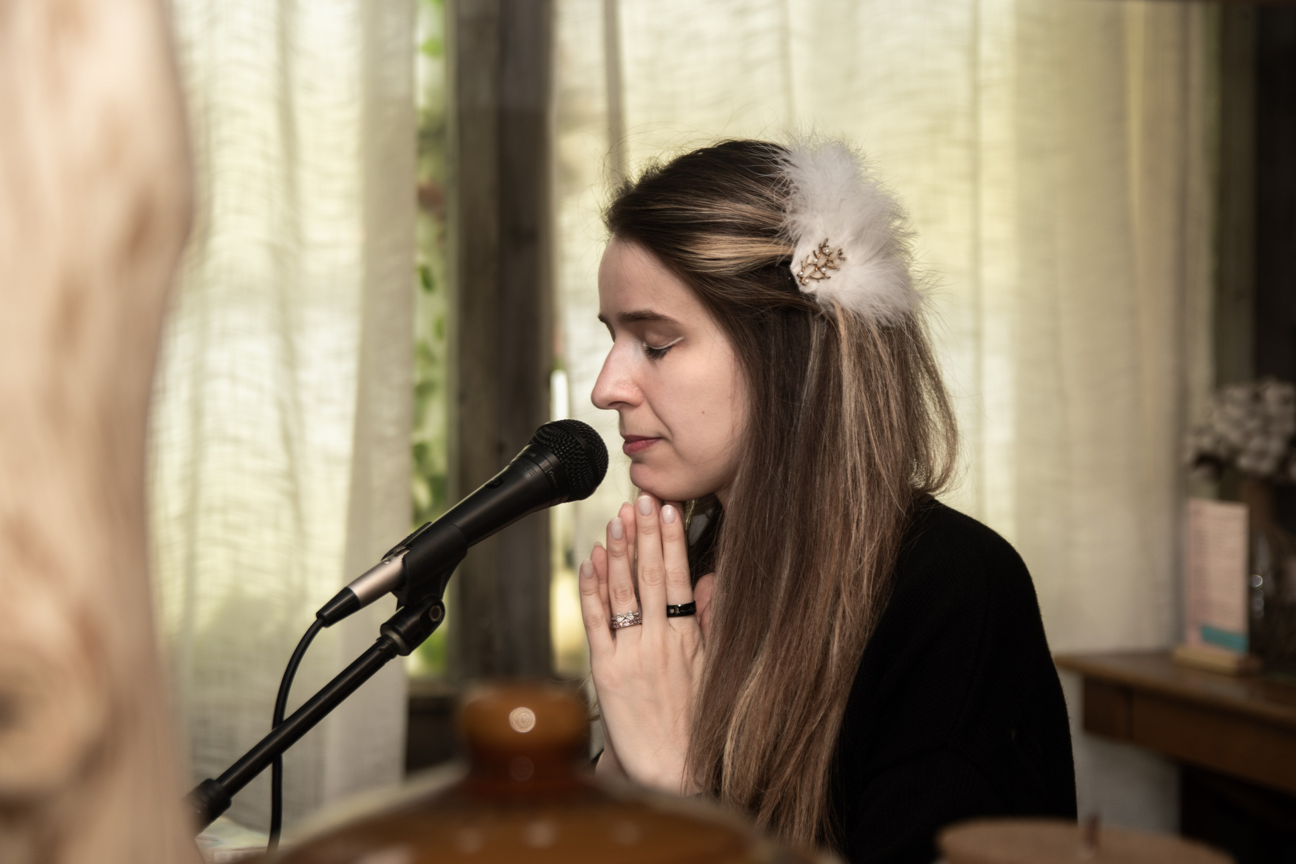 Творческий вечер автофикшн-книги Оли Черных «Абдоминально». Репортажный фотограф в Москве Legiodot