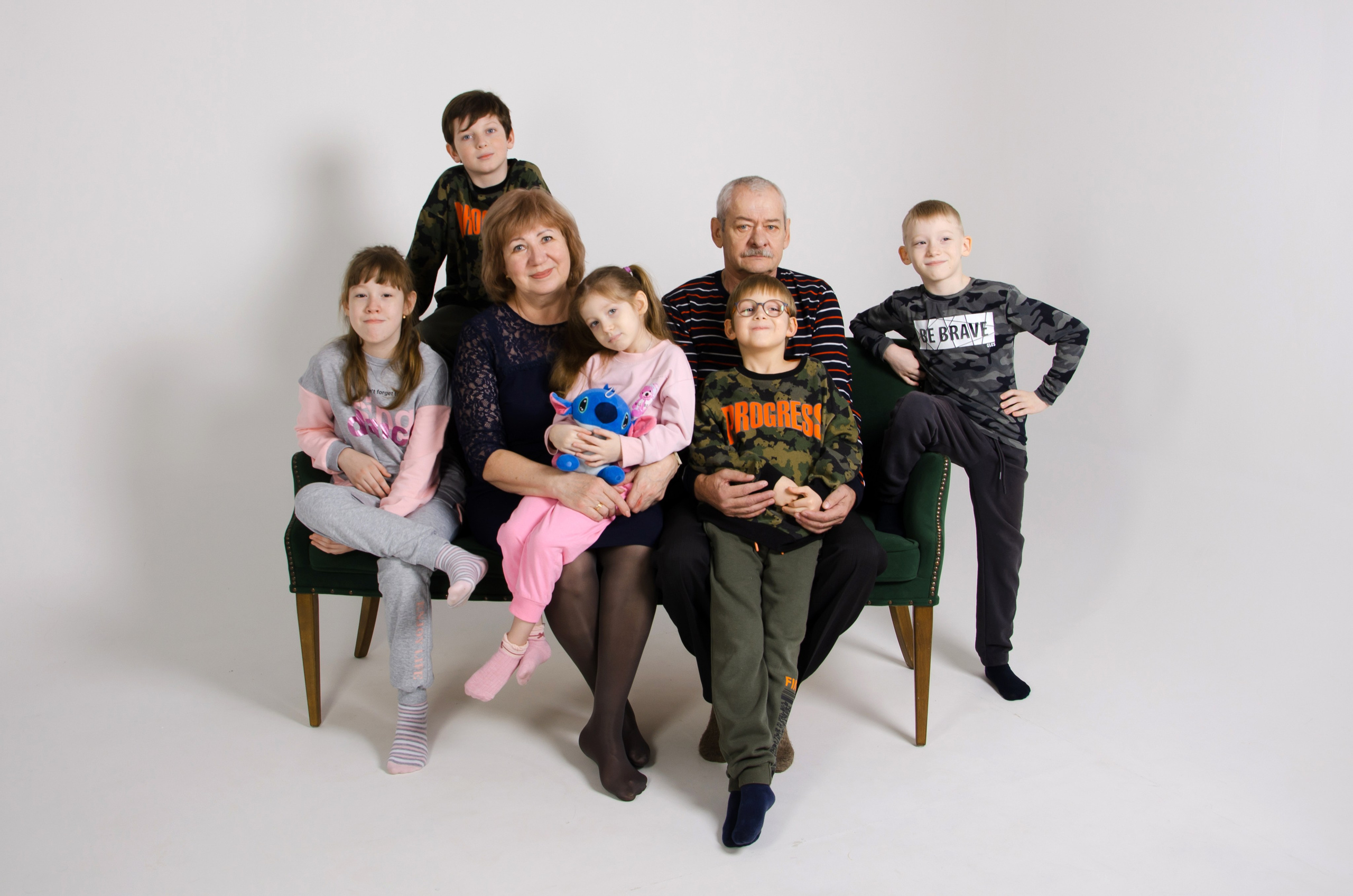 Фотограф Алексей Акуленко, семейная фотосессия. «Окна» интерьерная фотостудия, г. Юрга