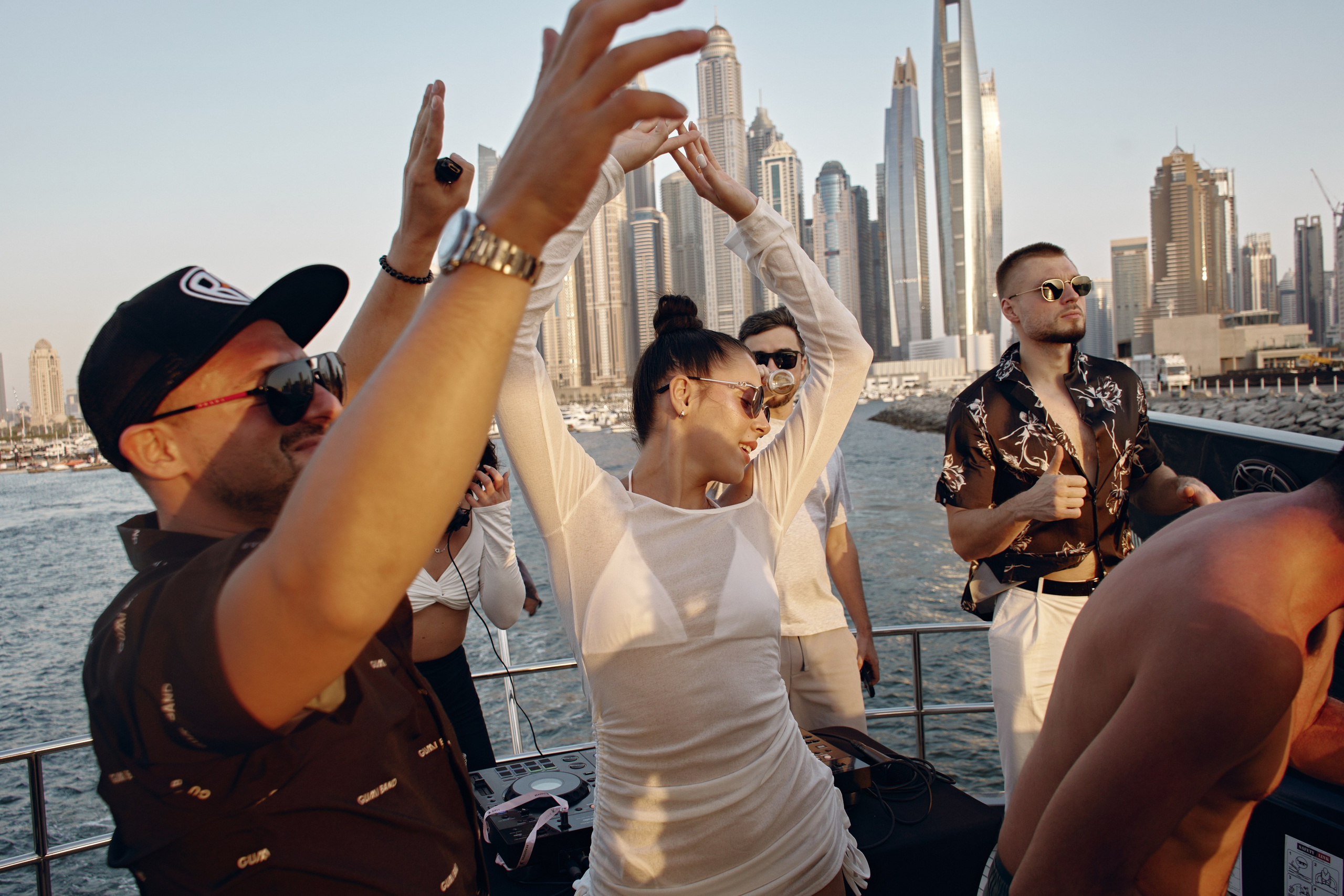 PAVEL DEREVYANKO. NOIZOMAX Художественный фотограф в Дубай