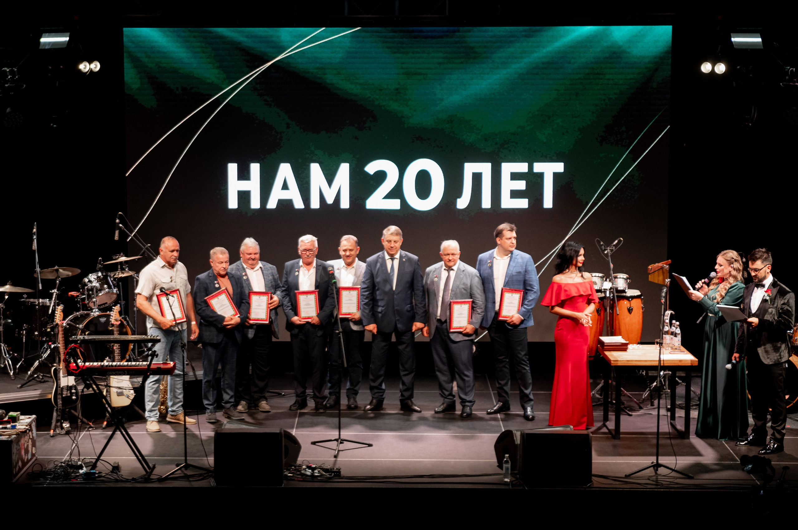 20 лет Дятьково мебель. Свадебный, семейный и репортажный фотограф. Брянск. Эльвира Голенкова