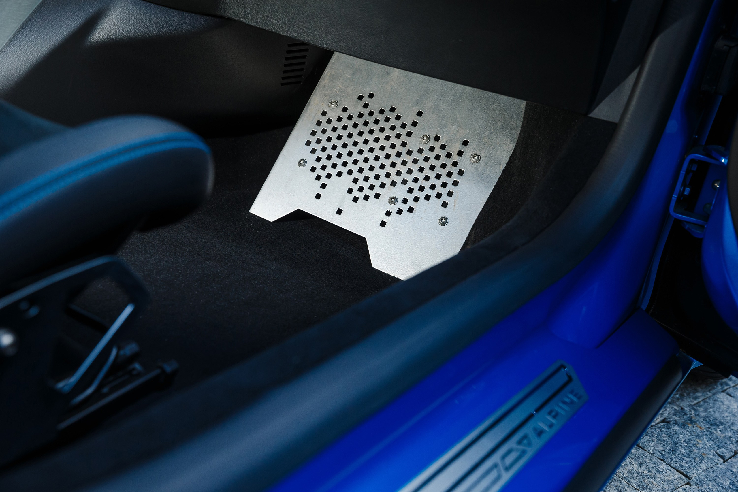 Alpine A110. Фотограф Дмитрий Питерский