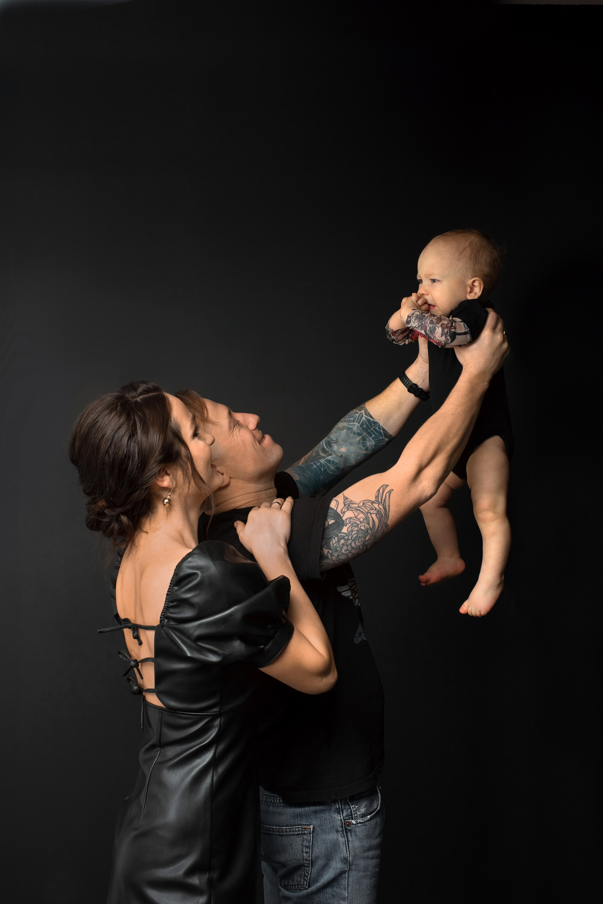 Семейная фотосессия на циклораме в СПб. Фотограф Юлия Кондратьева