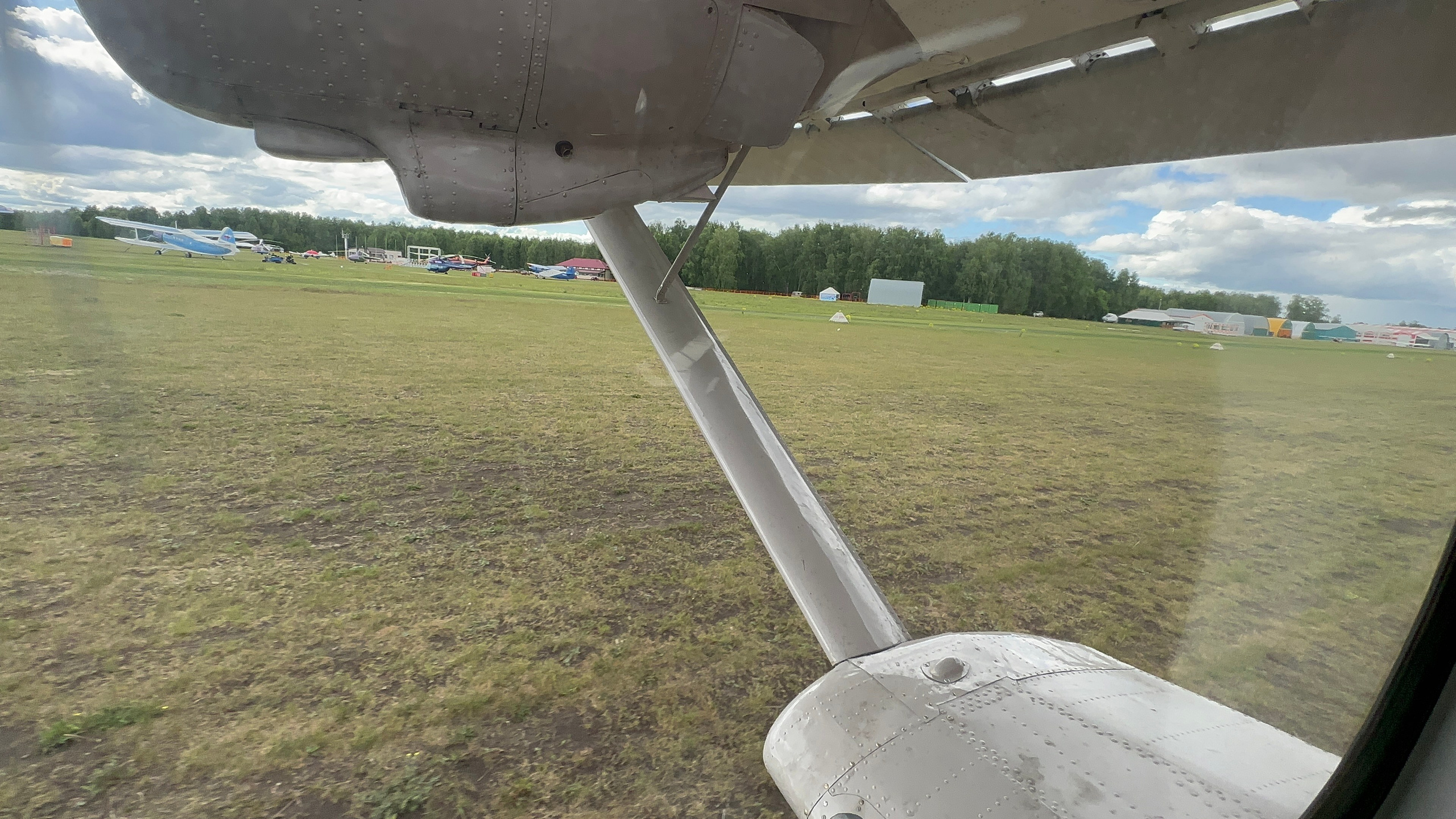 Перегон Ан-14 «Пчёлка» из Новосибирска в Красноярск (2023 г.). Фотоальбом показывающий увлекательный мир авиации и мир медведей Андрея Иванова
