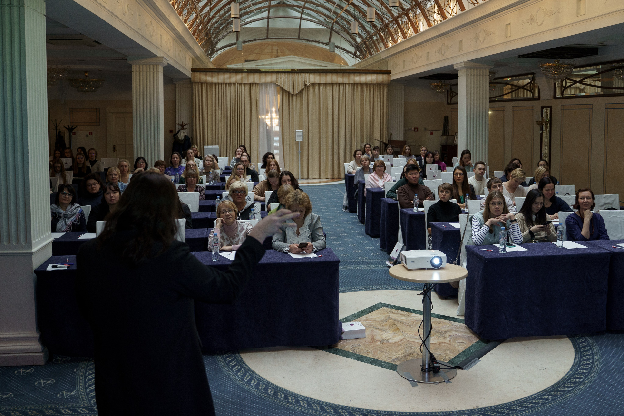 Конференция Cooper Vision в Отеле Амбасадор 28 октября 2023. Свадебный и семейный фотограф в Санкт-Петербурге Дмитрий Панин