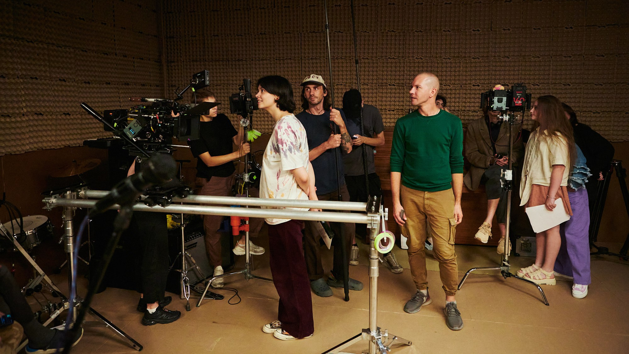 Бэкстейдж сериала «Школота» — репортажная фотосъёмка съёмочного процесса. Репортажный фотограф в Москве — Дмитрий Тарасов | Съёмка мероприятий, концертов, корпоративов