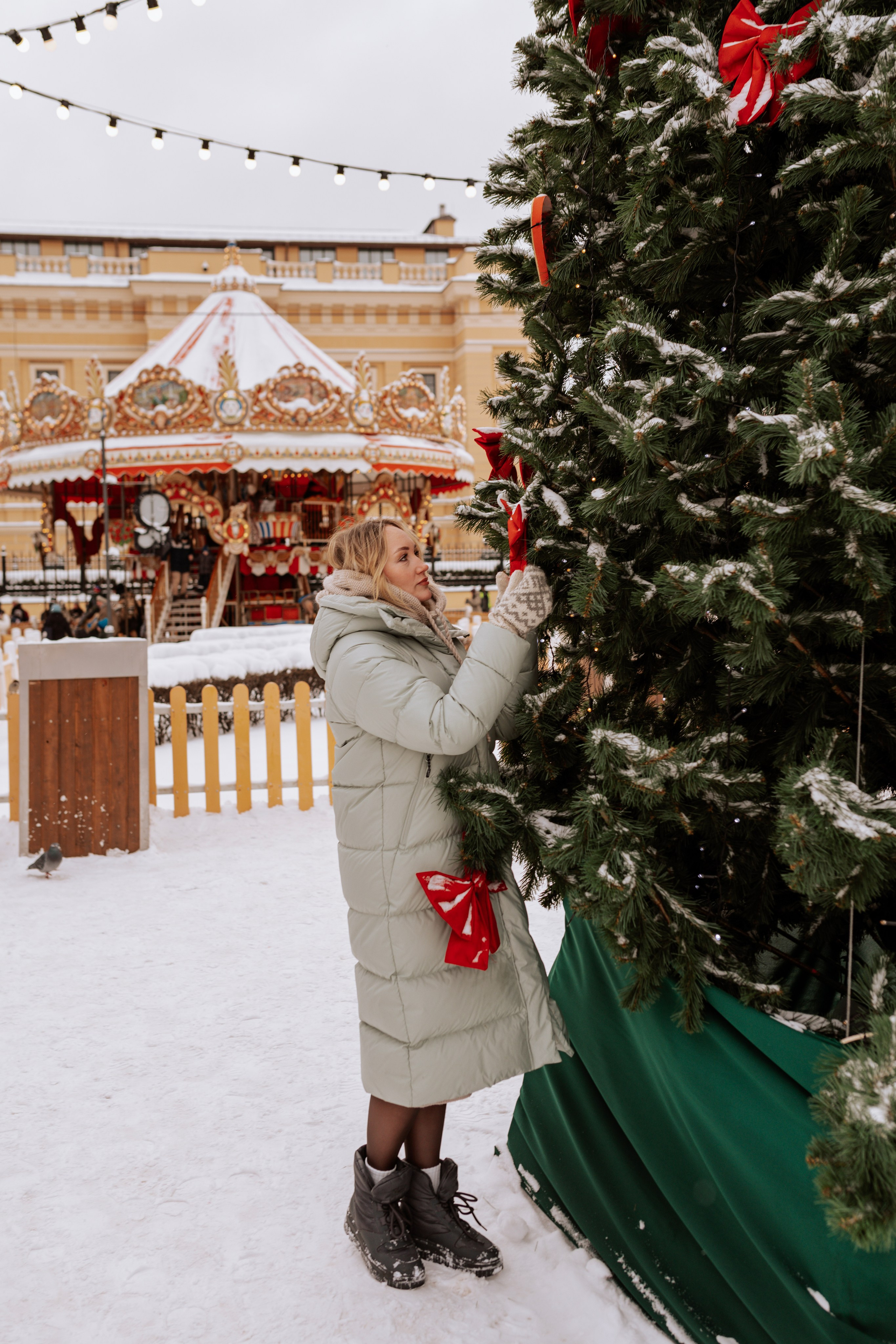 Семейная, Манежная площадь