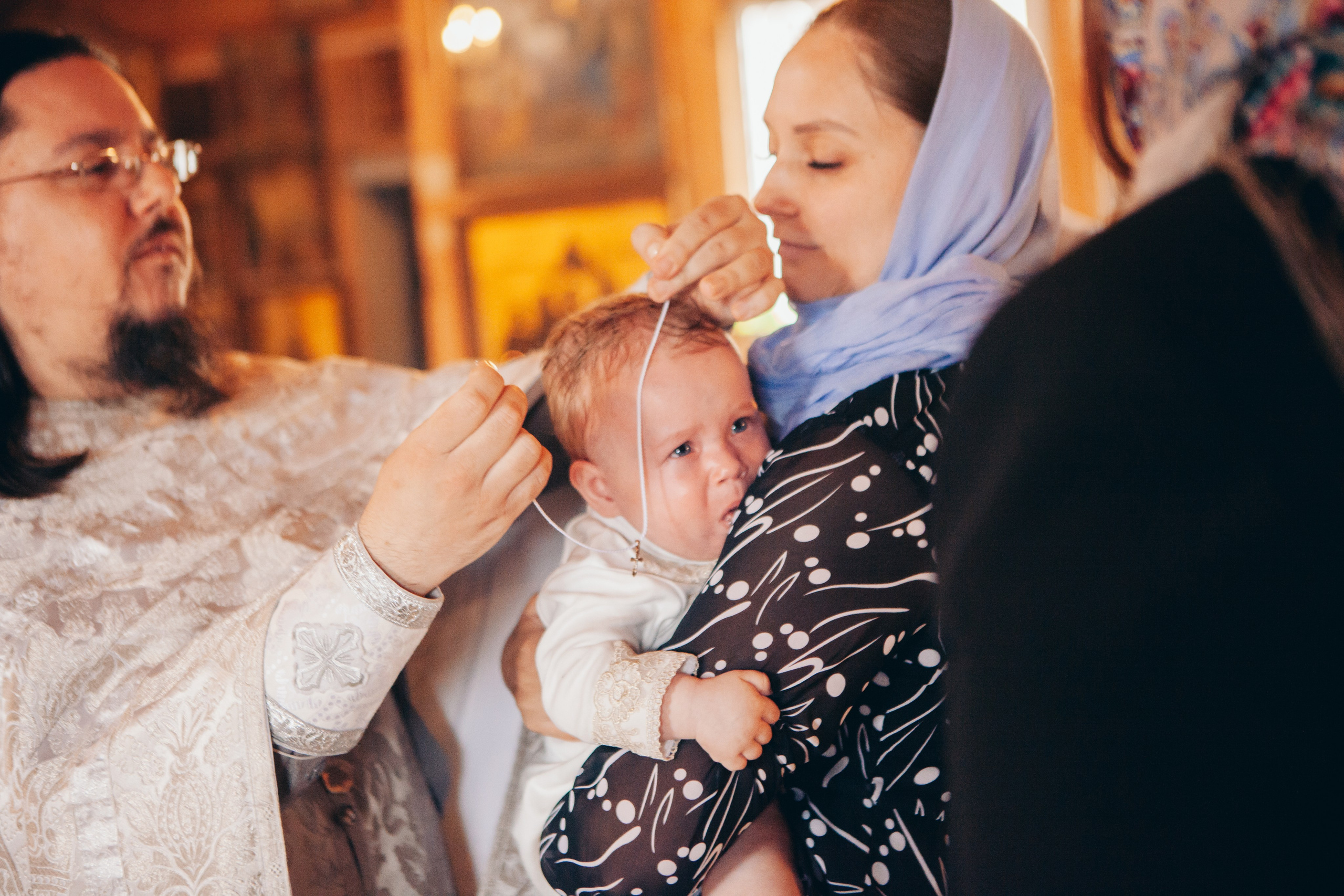 Крещение ребенка в церкви в москве. Фотограф Ольга Ефремова