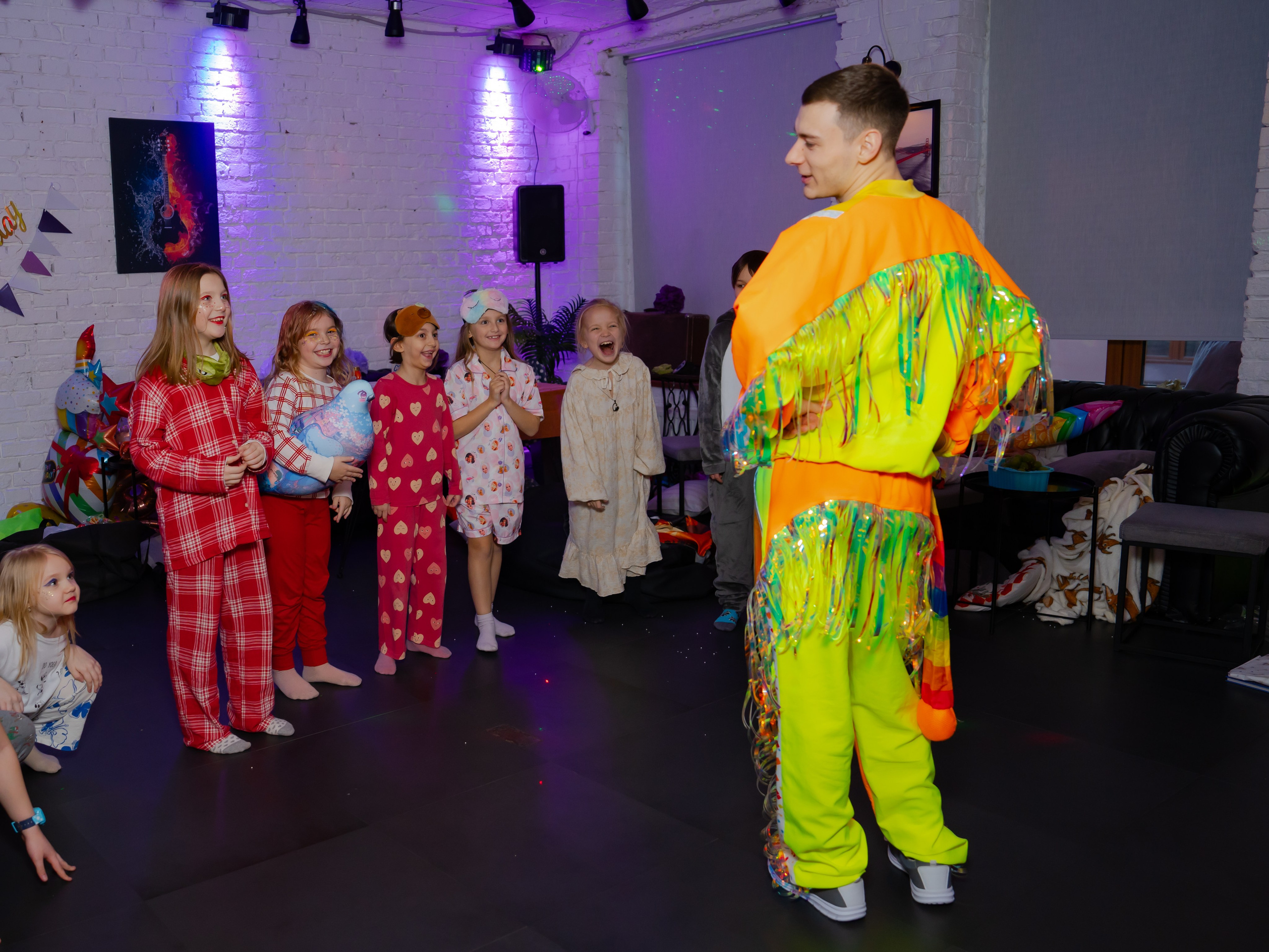 Битва подушками. Крамер Юлиана детский и семейный фотограф