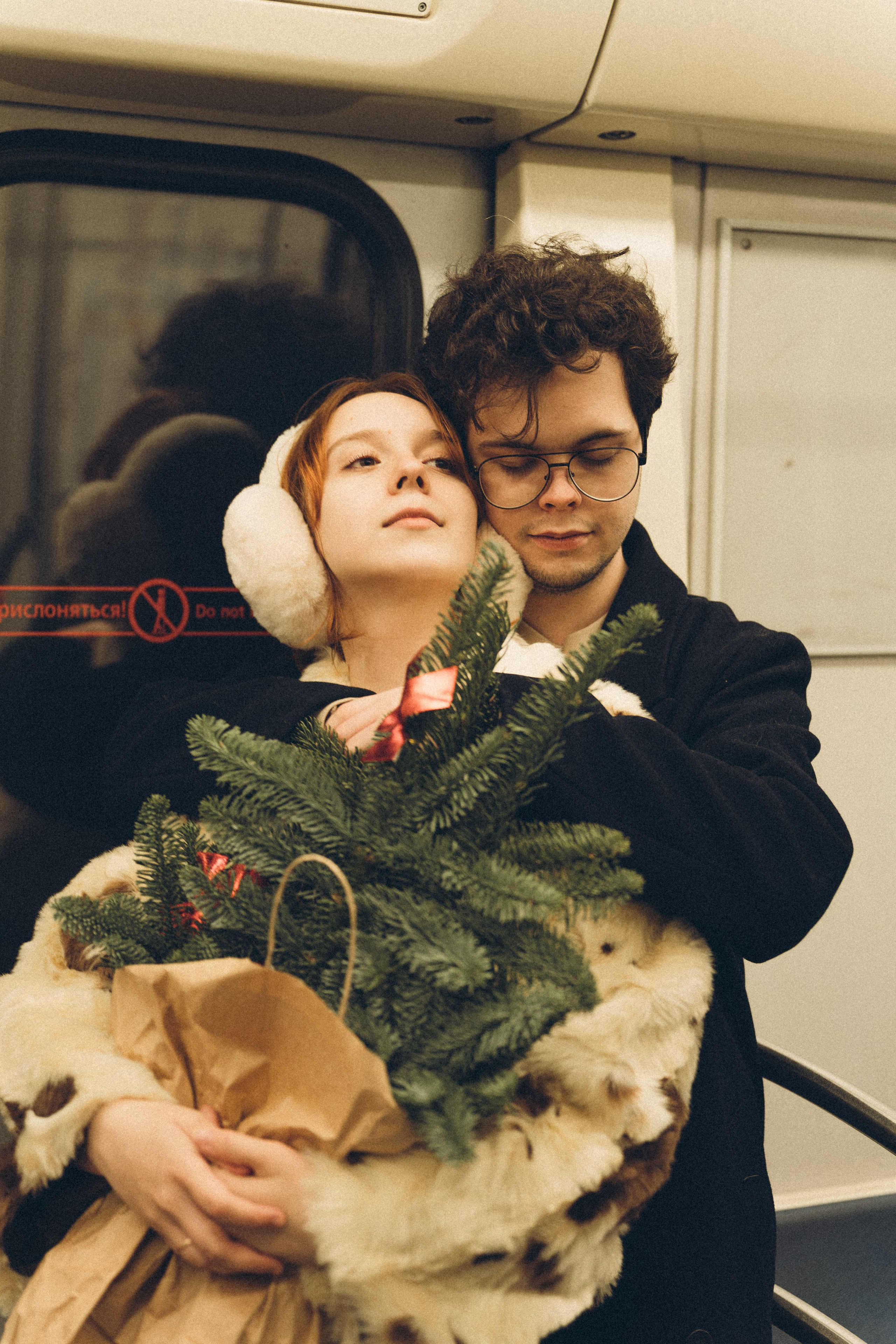 НОВОГОДНЯЯ ФОТОСЕСИИЯ ПАРЫ В МЕТРО ЛЮБОВЬ. Профессиональный фотограф, Санкт-Петербург — Виктория Богомолова