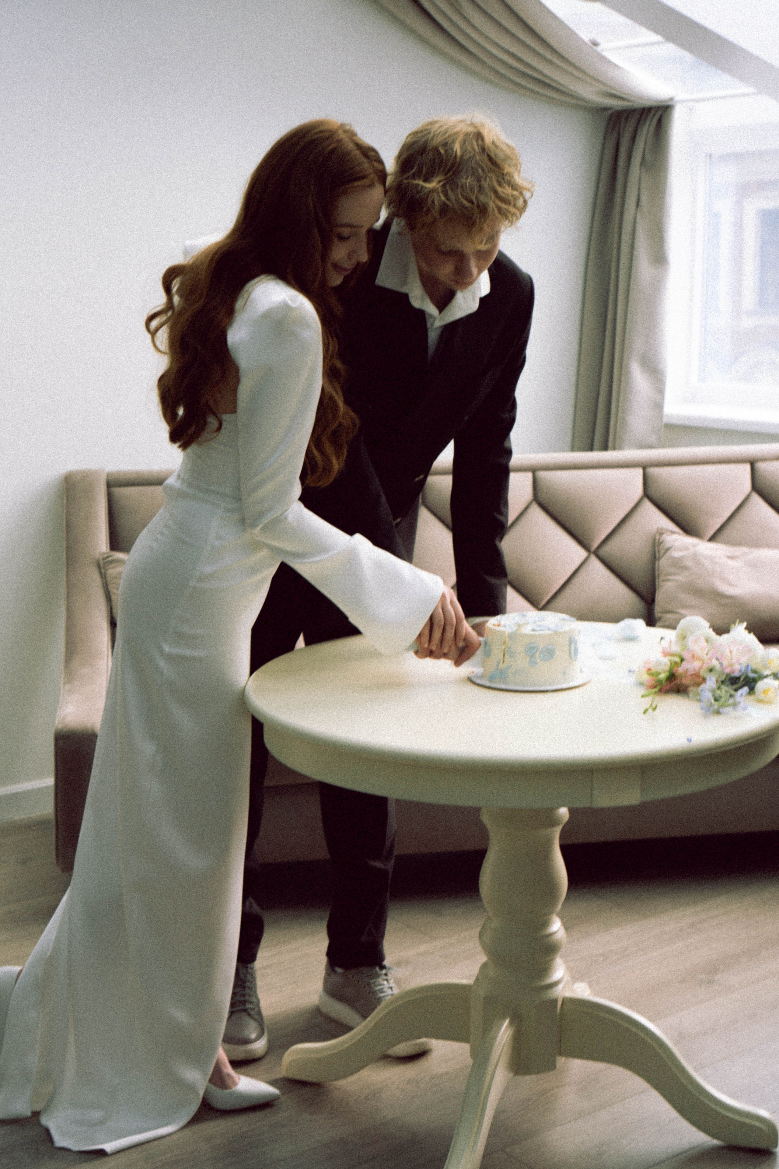 СВАДЕБНАЯ СЬЕМКА В ОТЕЛЕ. СБОРЫ ЖЕНИХА И НЕВЕСТЫ И ТАКЖЕ ТОР И ПОДГОТОВКА К ПРОГУЛКЕ. Профессиональный фотограф, Санкт-Петербург — Виктория Богомолова