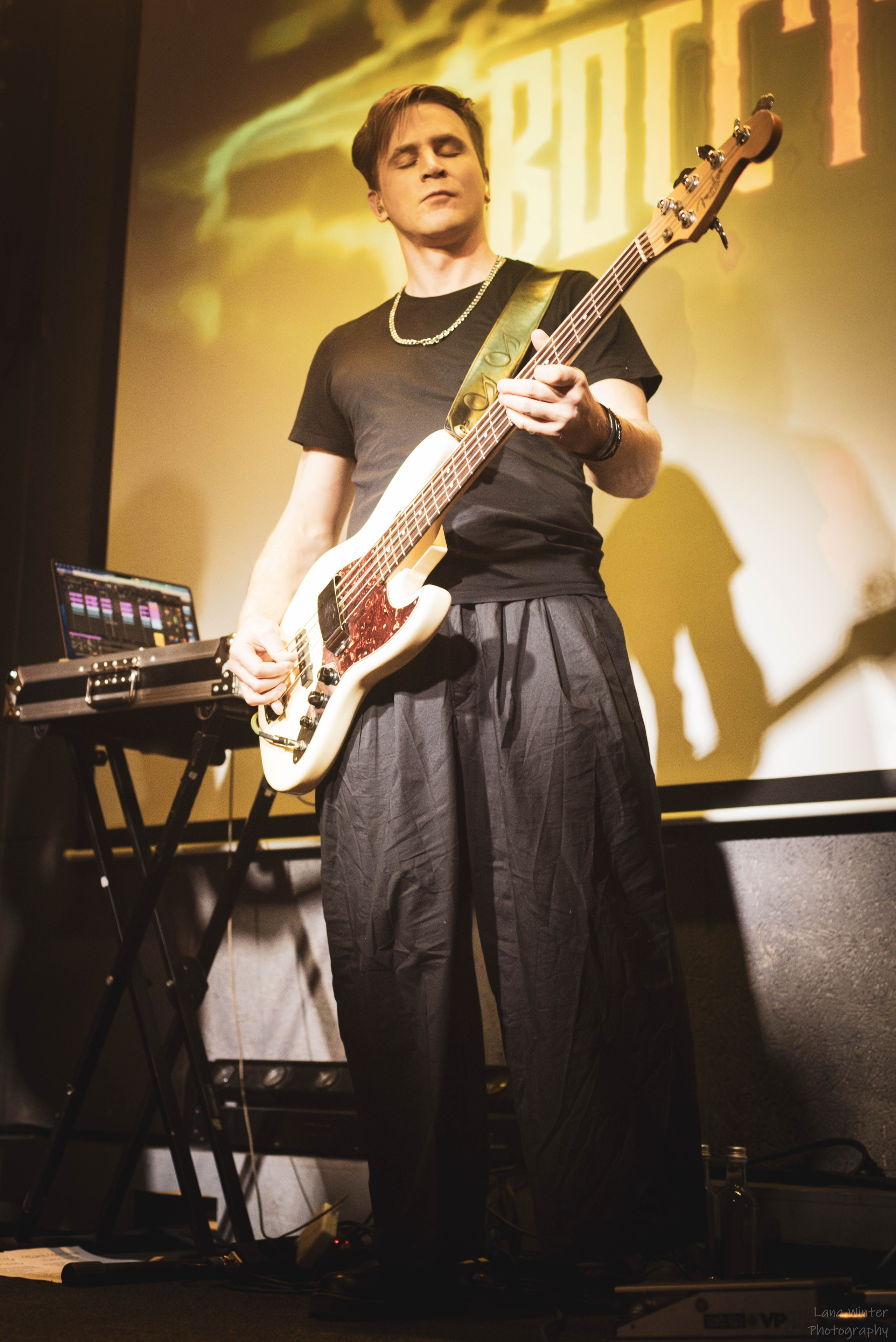 Площадь Восстания (8 марта 2025 года, Москва, клуб Техника Безопасности). Фотограф Светлана Блинова, Москва и Московская область