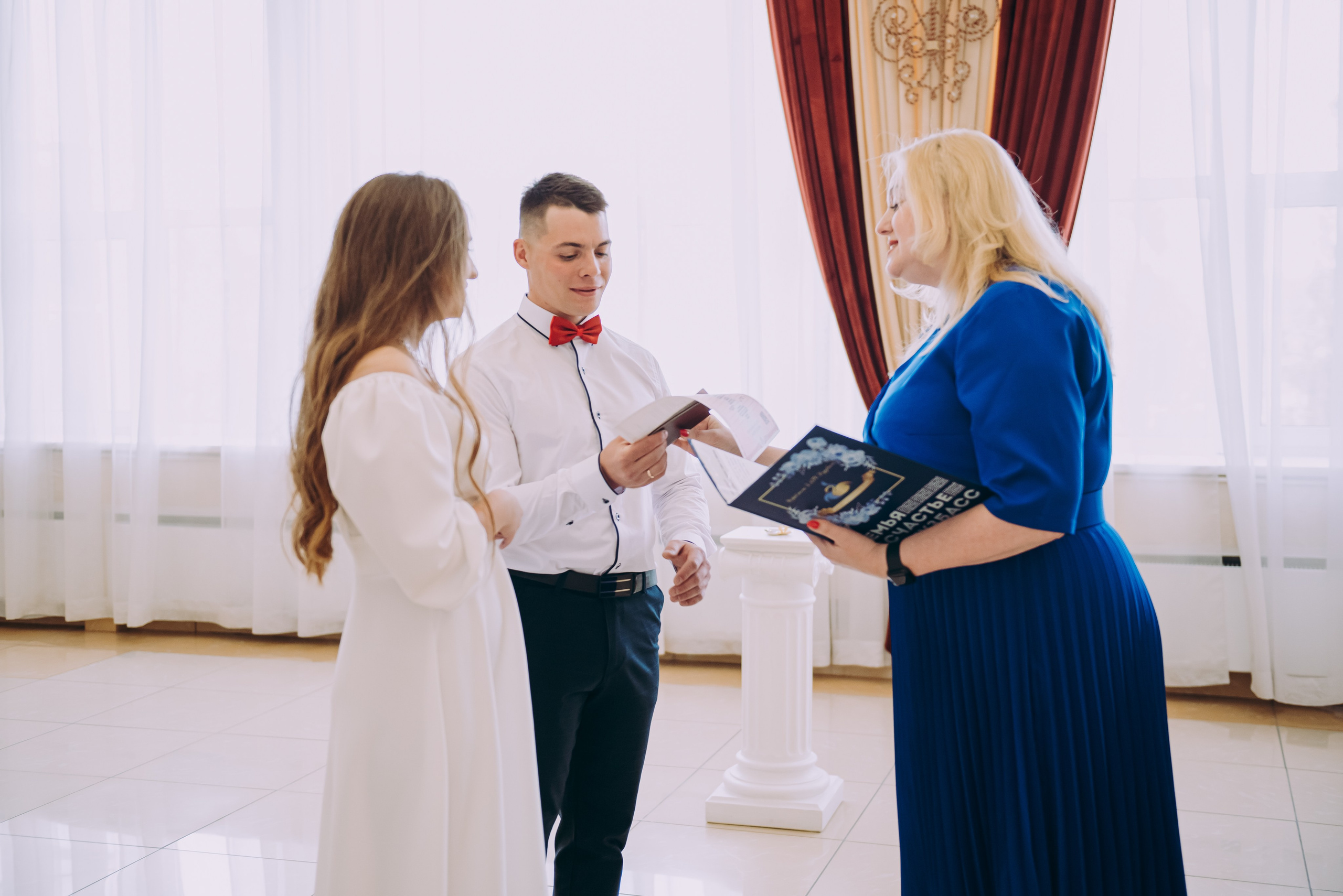 Свадебная фотосессия в центральном загсе в г. Кемерово