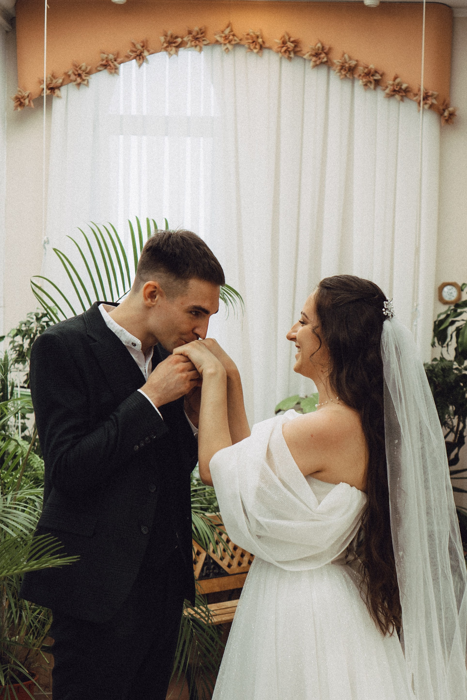 СВАДЕБНАЯ СЬЕМК В ПАРКЕ 300-ЛЕТИЯ. Профессиональный фотограф, Санкт-Петербург — Виктория Богомолова