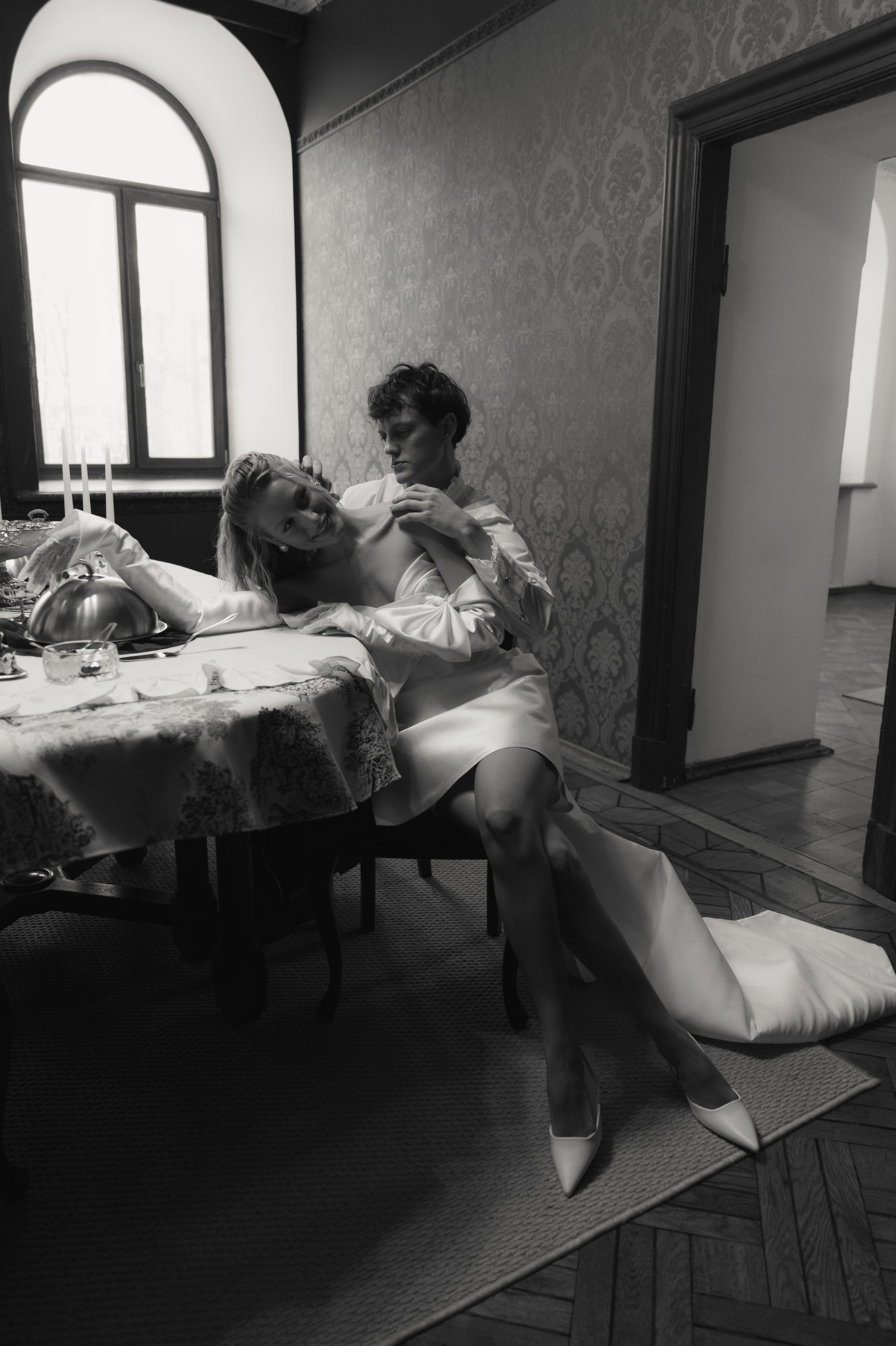 Свадебная съемка в исторической квартире на Чистых прудах. Ярослава Ерина — свадебный фотограф в Москве