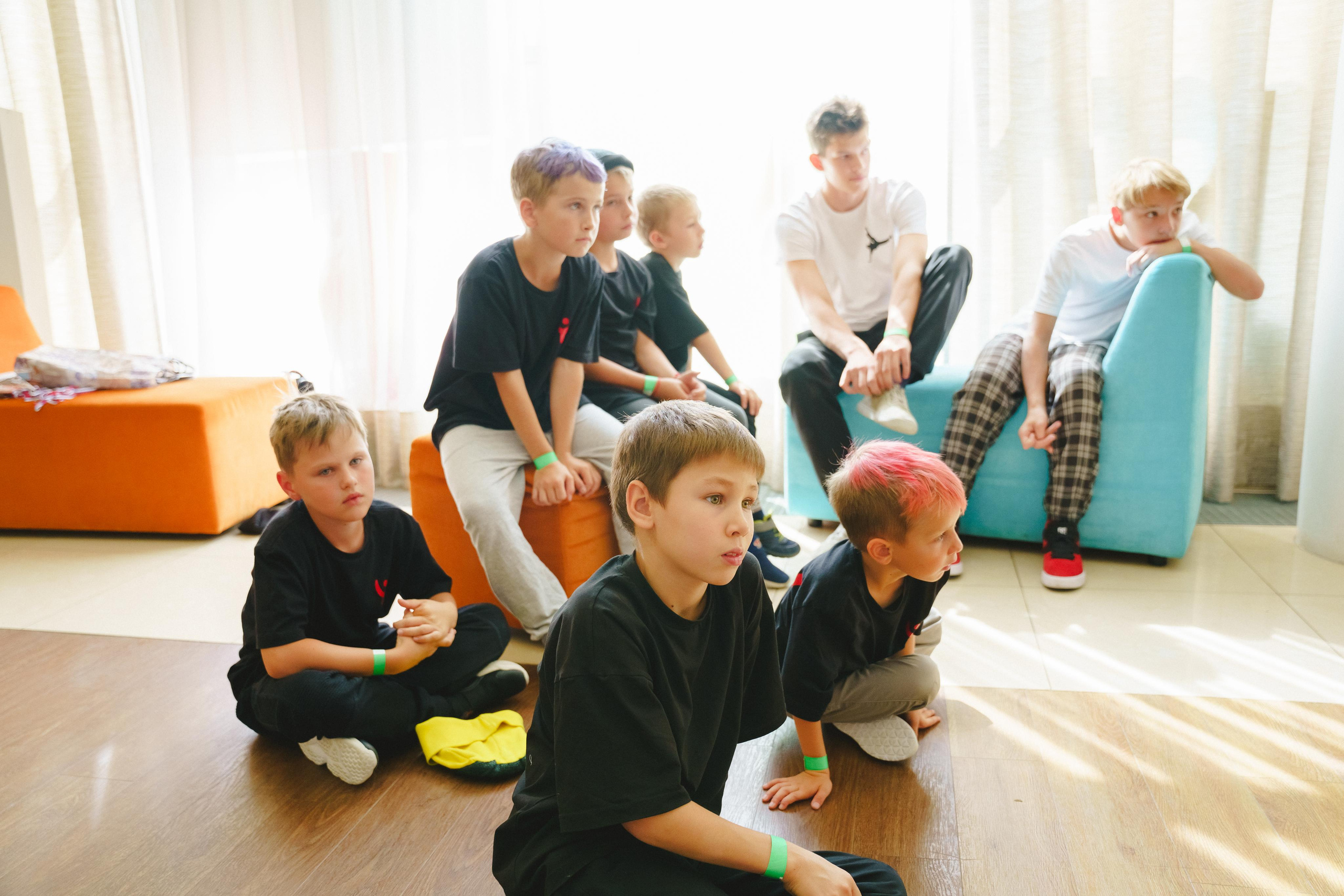 Фестиваль по брейк-дансу. Фотограф в детский сад в Екатеринбурге, выпускные альбомы Юлия Умерова