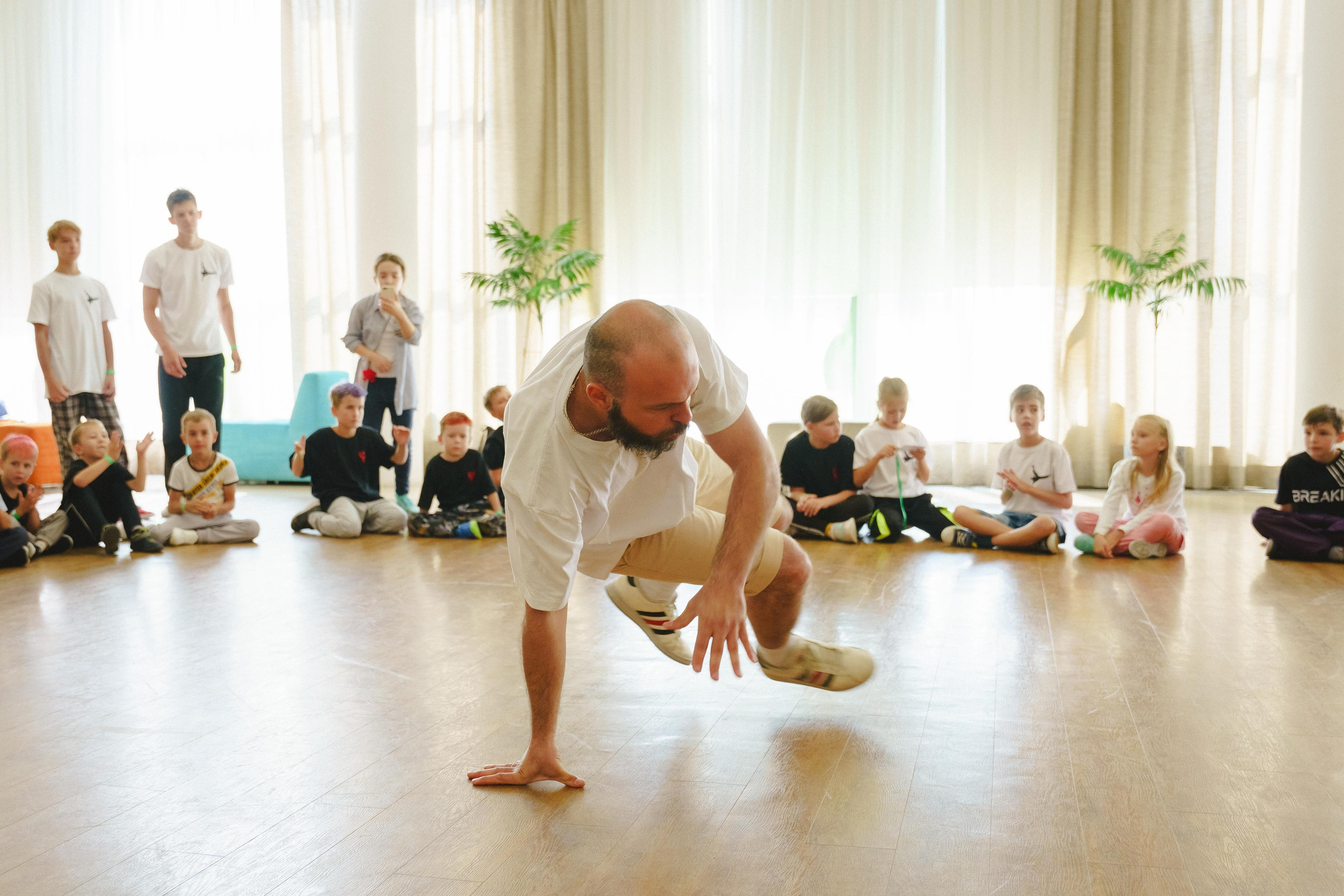 Фестиваль по брейк-дансу. Фотограф в детский сад в Екатеринбурге, выпускные альбомы Юлия Умерова