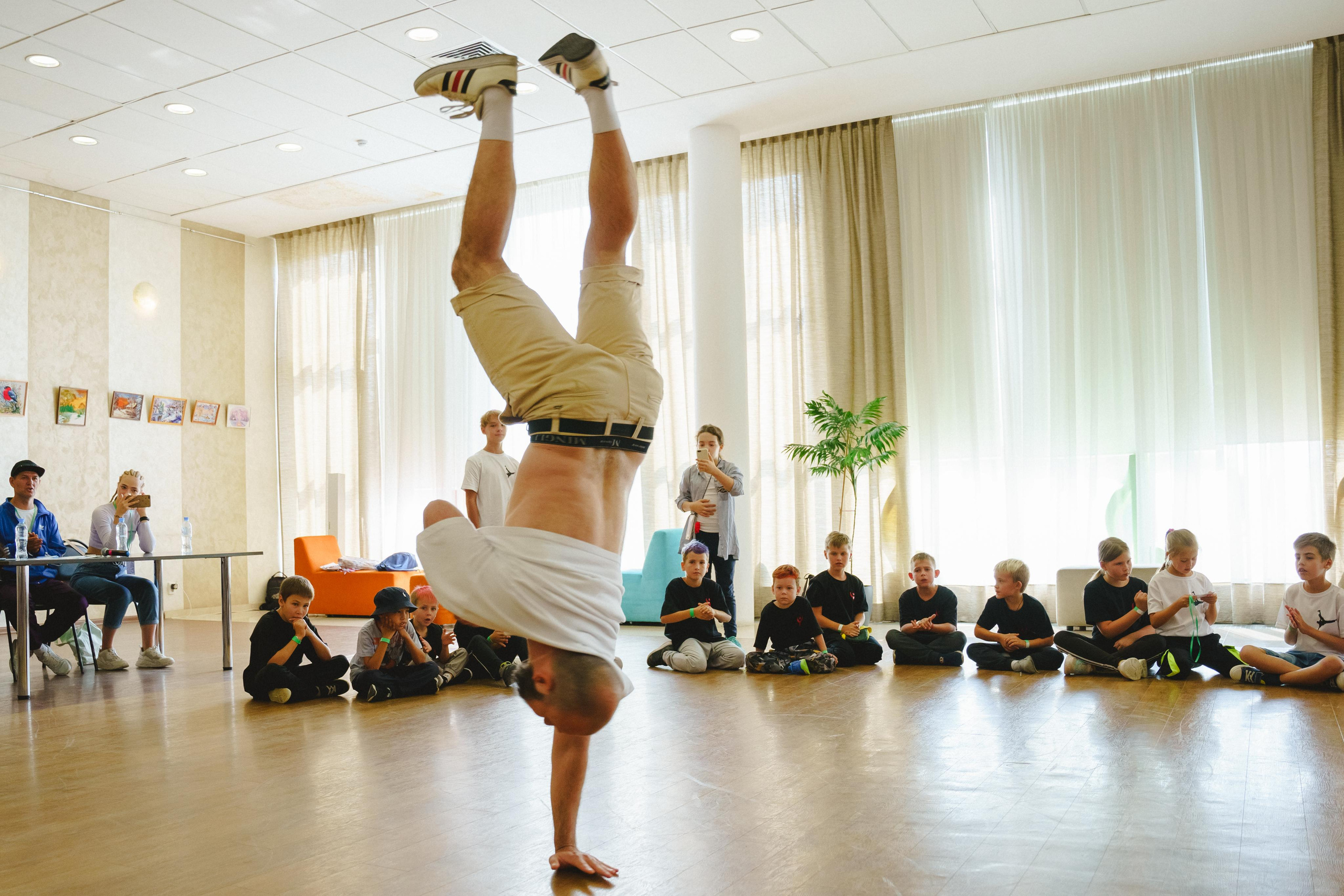 Фестиваль по брейк-дансу. Фотограф в детский сад в Екатеринбурге, выпускные альбомы Юлия Умерова
