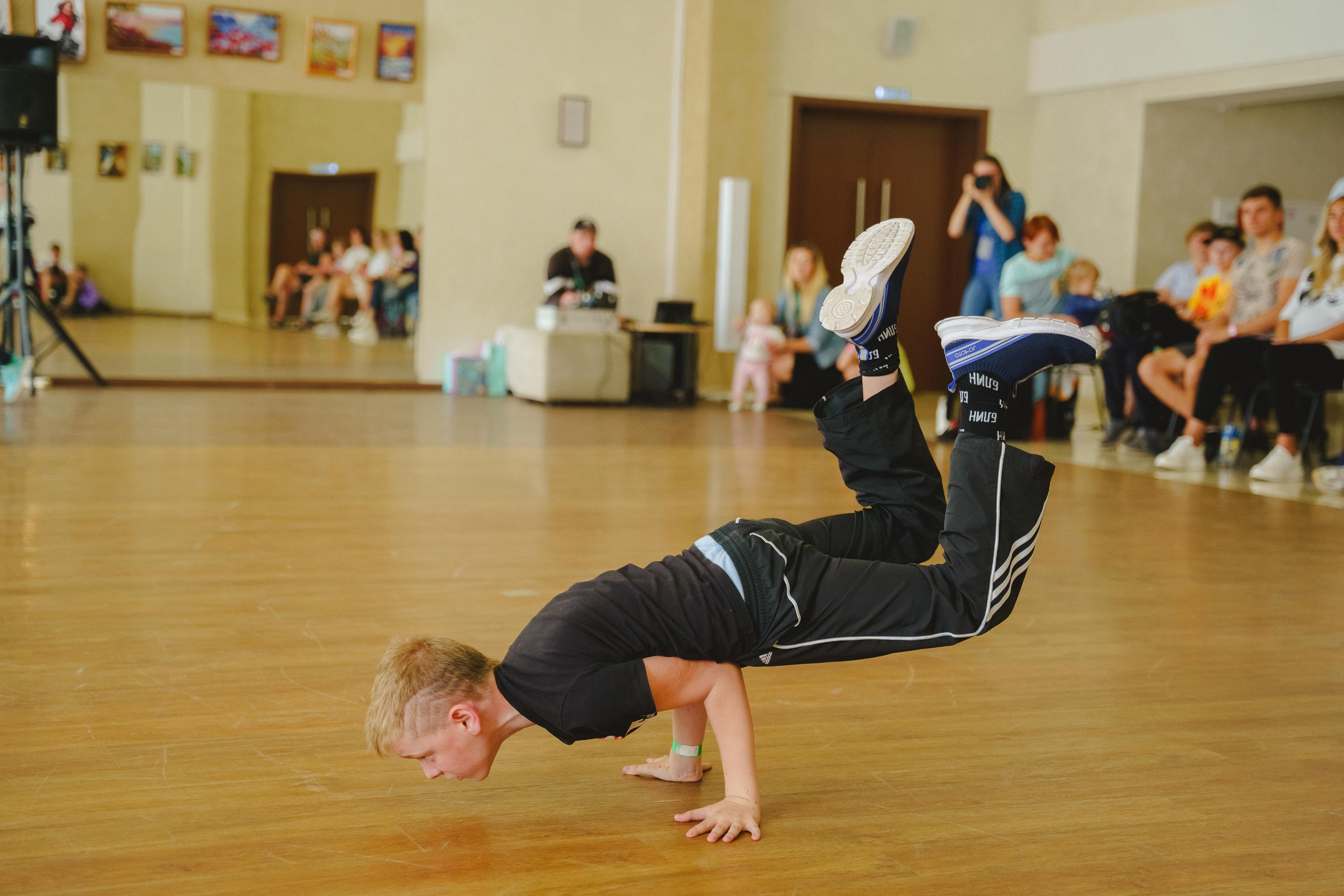 Фестиваль по брейк-дансу. Фотограф в детский сад в Екатеринбурге, выпускные альбомы Юлия Умерова