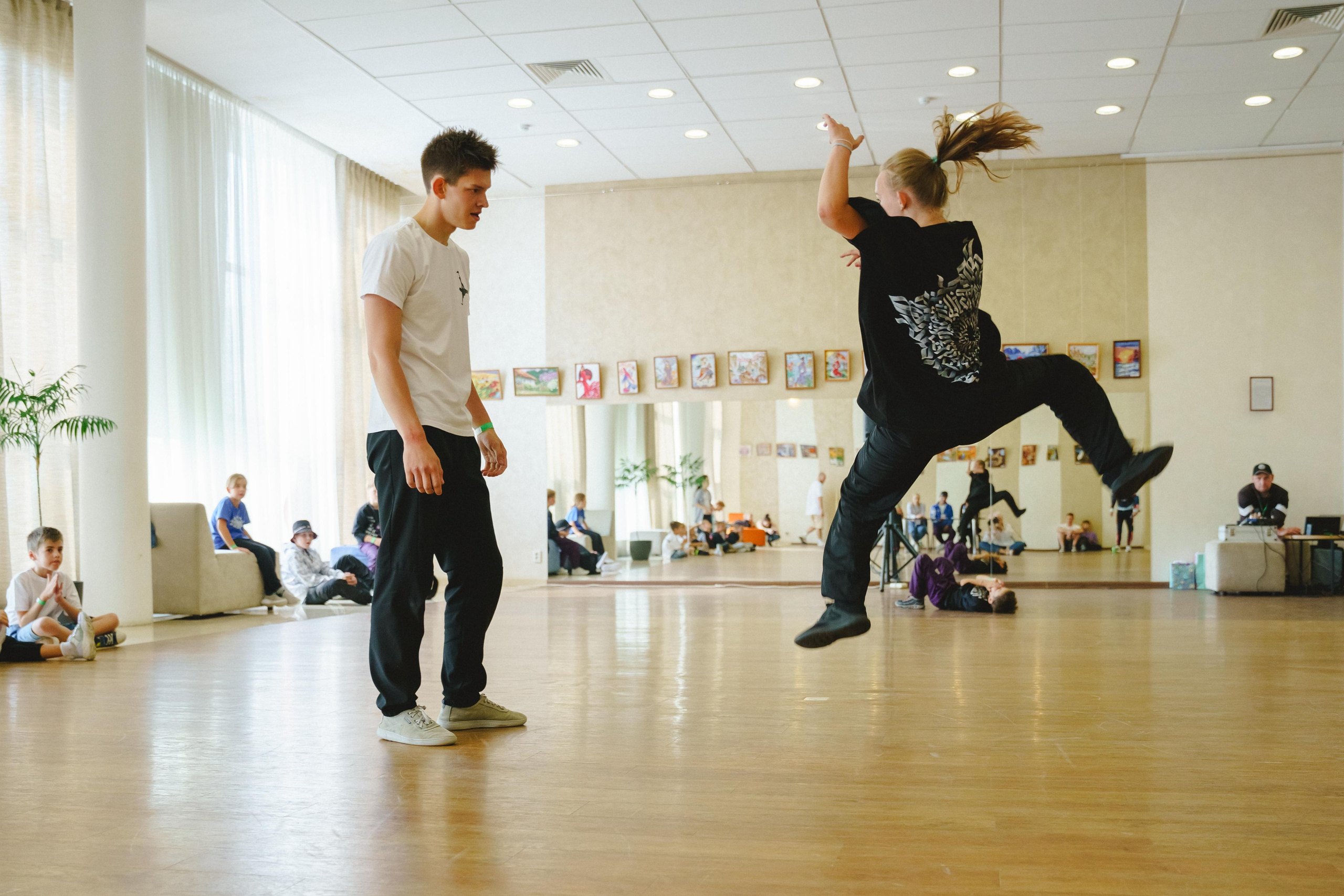 Фестиваль по брейк-дансу. Фотограф в детский сад в Екатеринбурге, выпускные альбомы Юлия Умерова