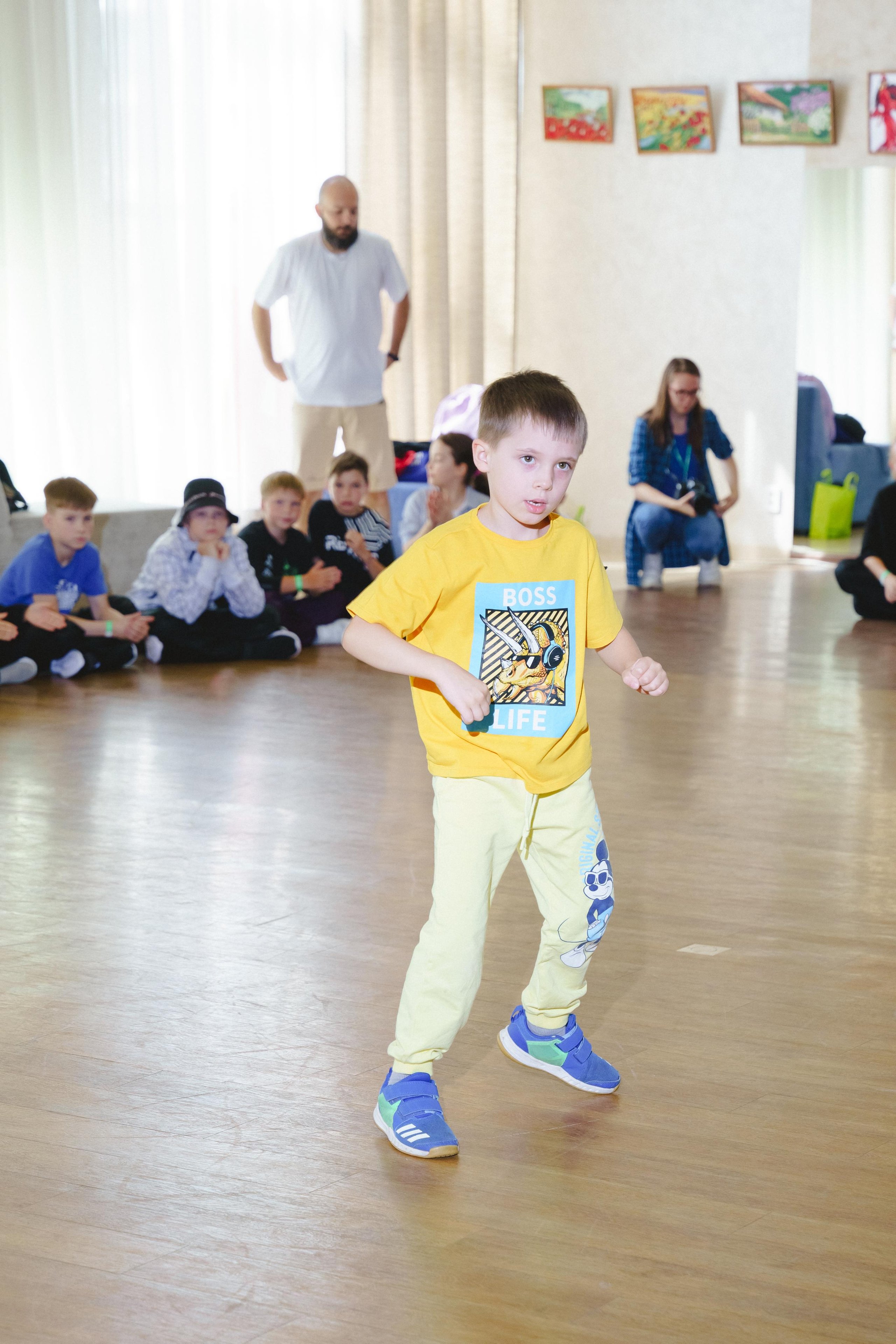 Фестиваль по брейк-дансу. Фотограф в детский сад в Екатеринбурге, выпускные альбомы Юлия Умерова