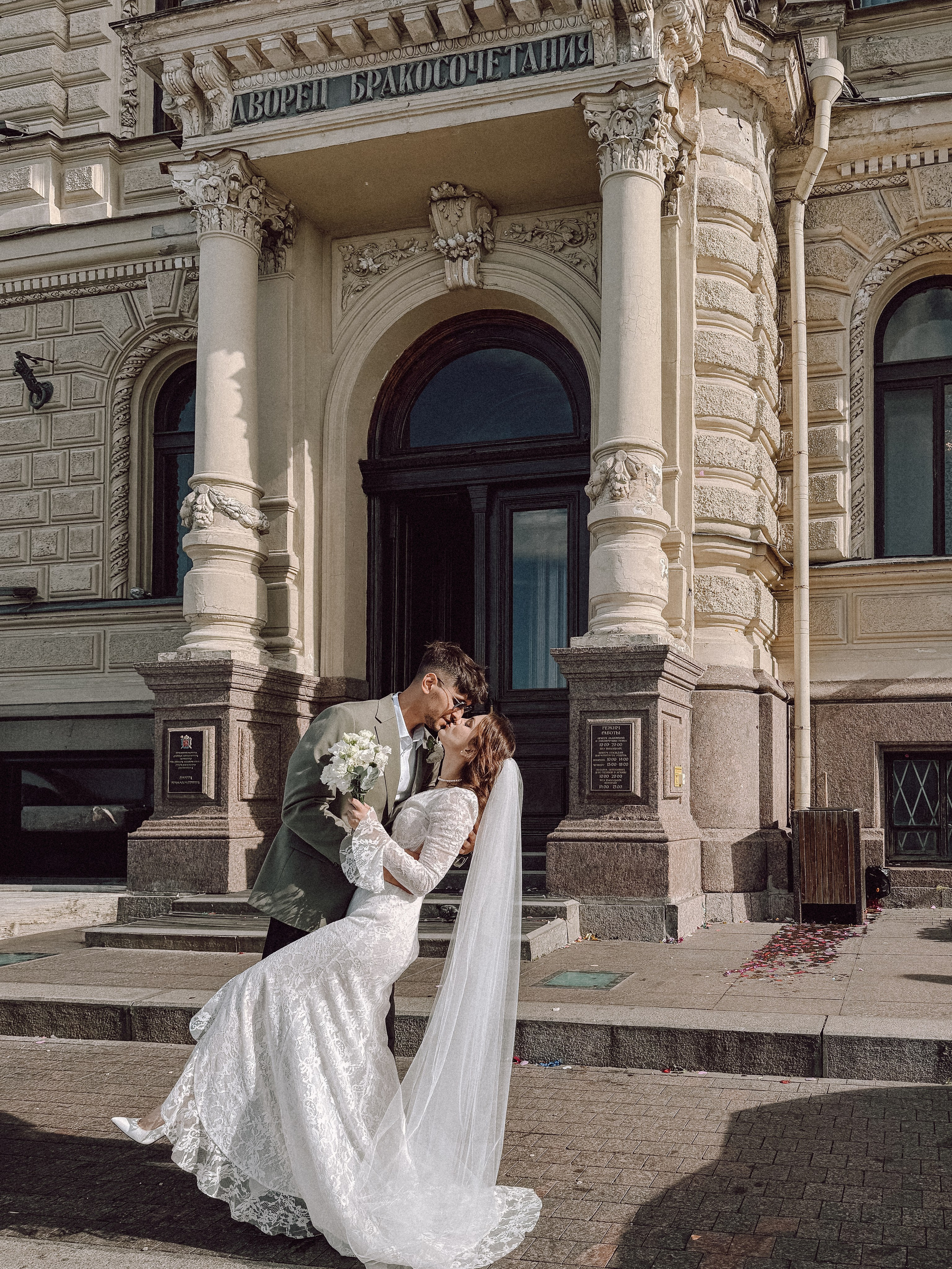 ФОТО НА ТЕЛЕФОН ВО ВРЕМЯ БРАКОСОЧЕТАНИЯ В ПЕРВОМ ДВОРЦЕ И ПРОГУЛКИ. Профессиональный фотограф, Санкт-Петербург — Виктория Богомолова