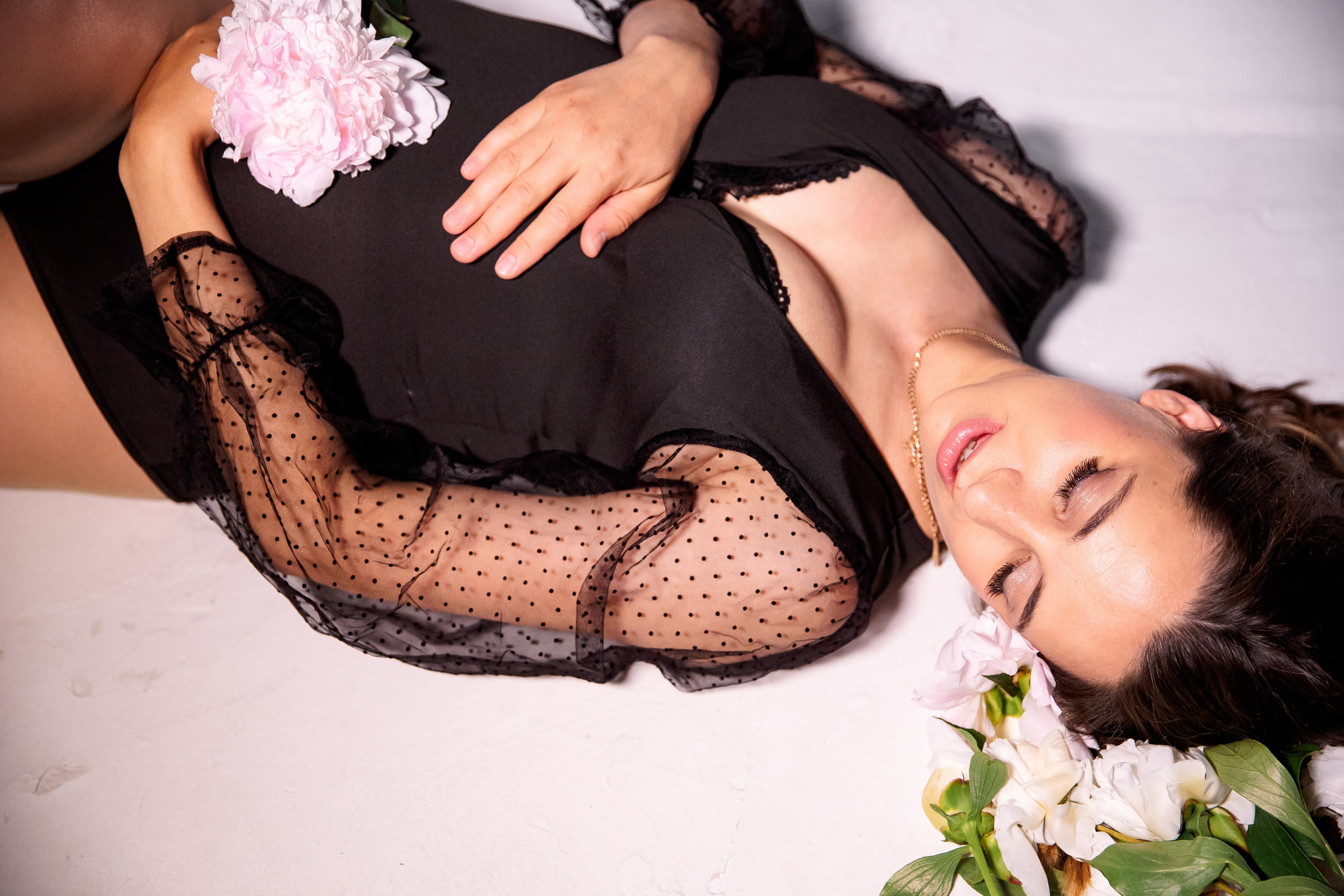 Алена и пионы. Свадебный и семейный фотограф в Челябинске Юлия Ишимова