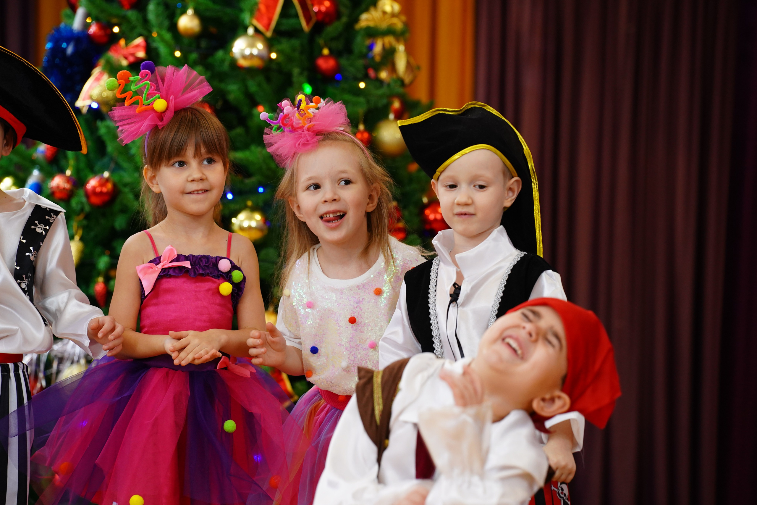 Репортажная съемка /Выпускной//. MEMENTO.Выпускные альбомы, школьные, юбилейные и другие книги. Ростов-на-Дону