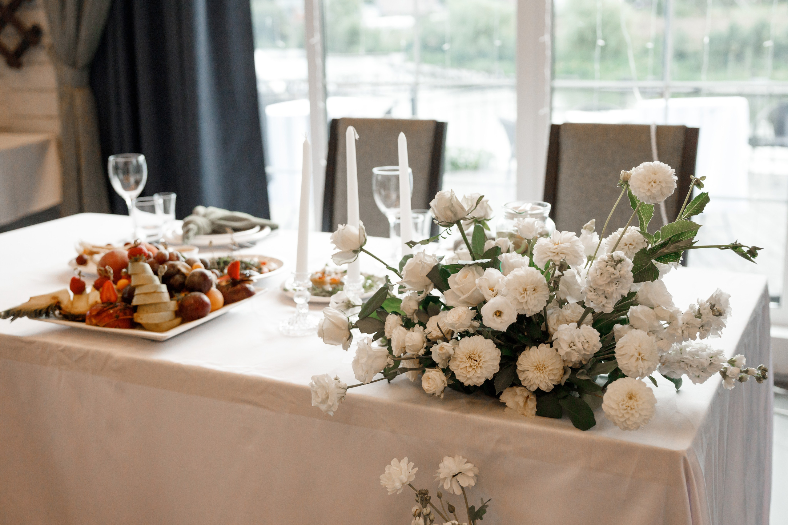 Регистрация в отеле Fish Point, ЗАГС Бутово, прогулка в Остафьево. Свадебный и репортажный фотограф (Москва, Королев и другие)