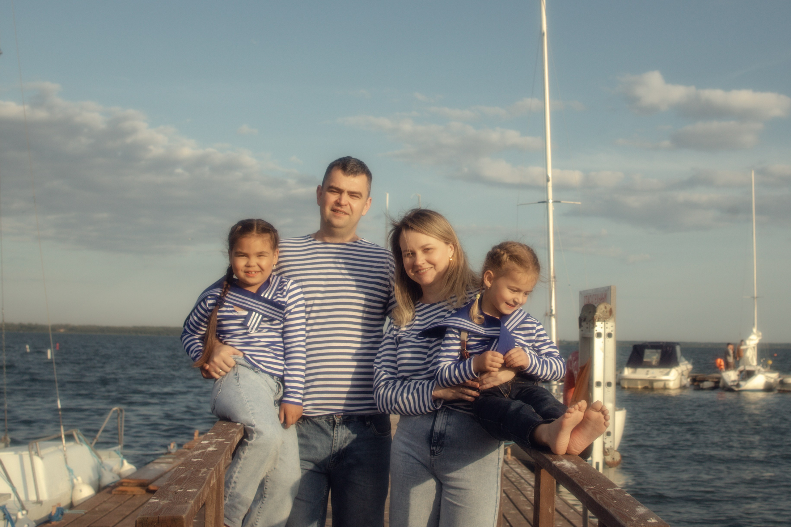 Андрей + Наталья и сестрёнки Вика и Оля. Фотограф Елена Бухонина Челябинск