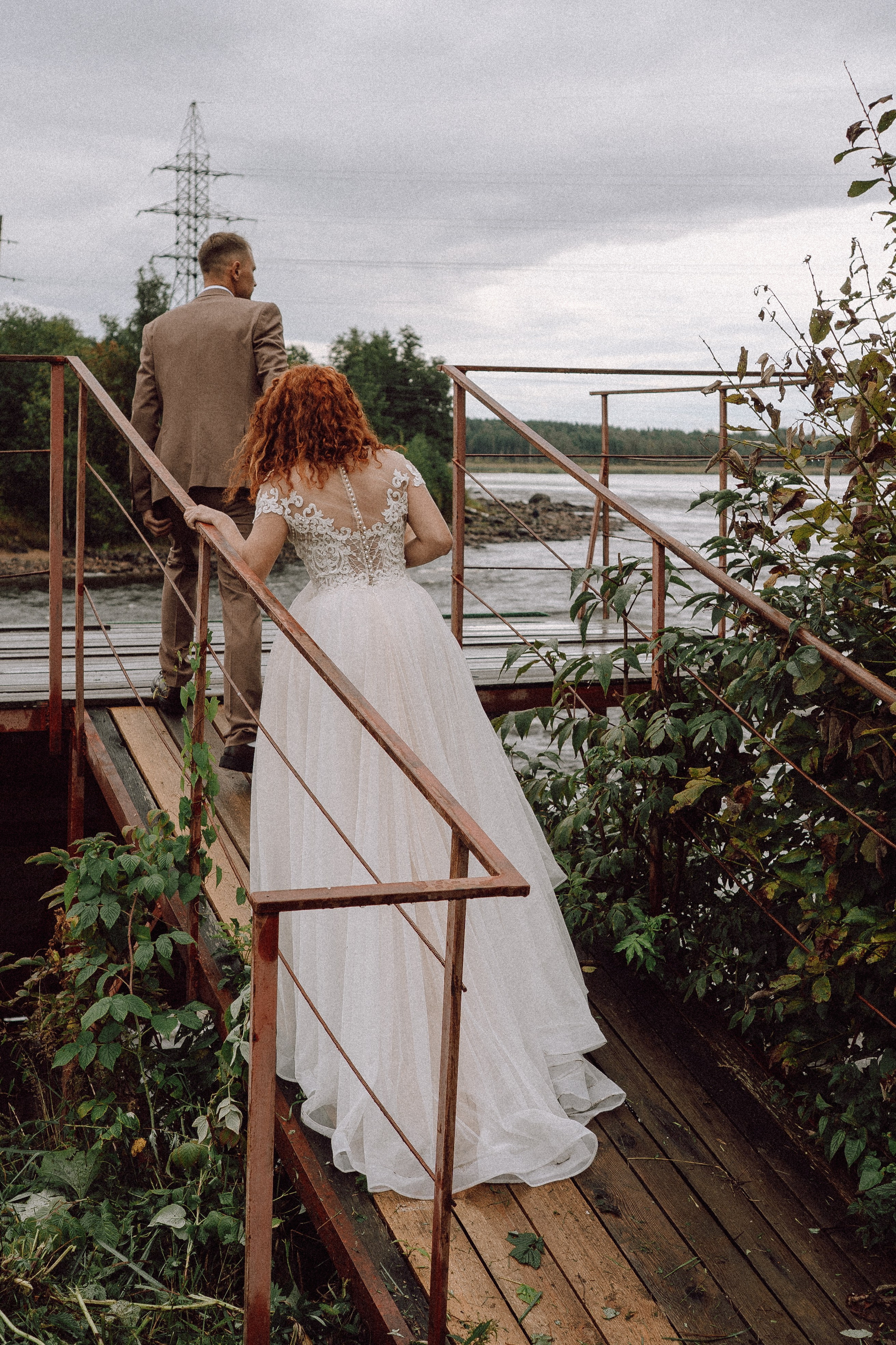 СВАДЕБНАЯ ФОТОСЕССИИЯ ПАРЫ В ГОРОДЕ ПРИОЗЕРСК В СОСНОВОМ ЛЕСУ И С ПИКАПОМ. Профессиональный фотограф, Санкт-Петербург — Виктория Богомолова